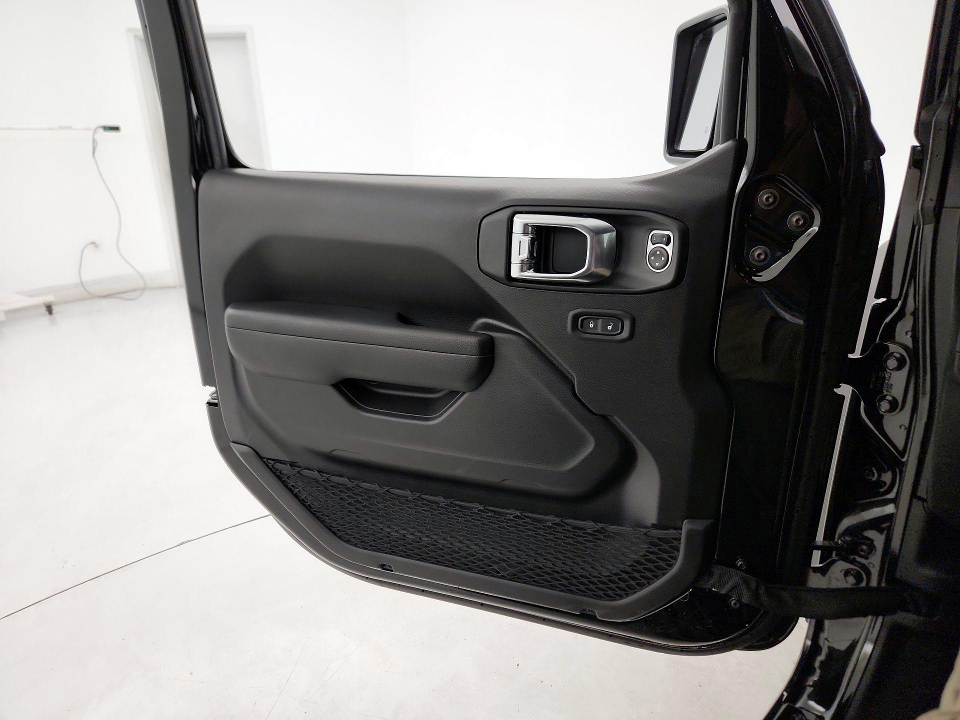 Thumbnail: 2025 Jeep Wrangler - 12