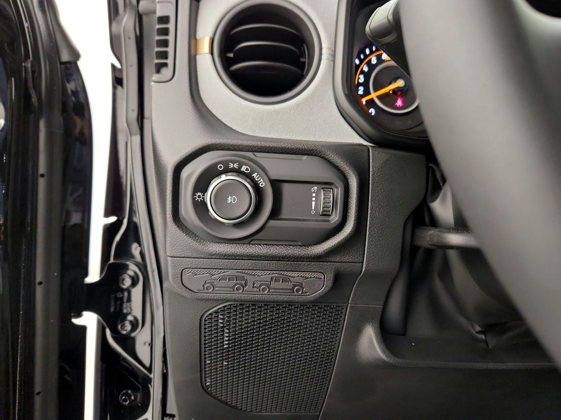 Thumbnail: 2025 Jeep Wrangler - 13
