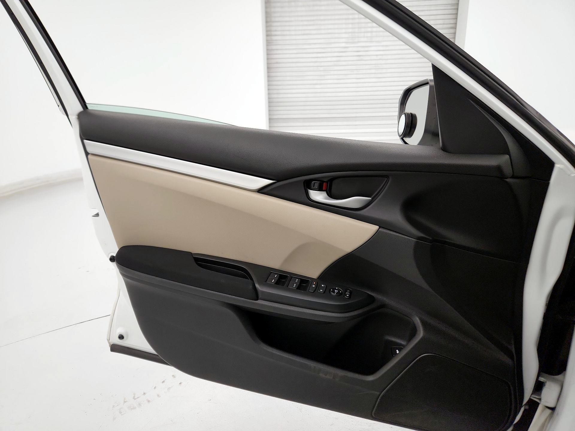 Thumbnail: 2017 Honda Civic - 12