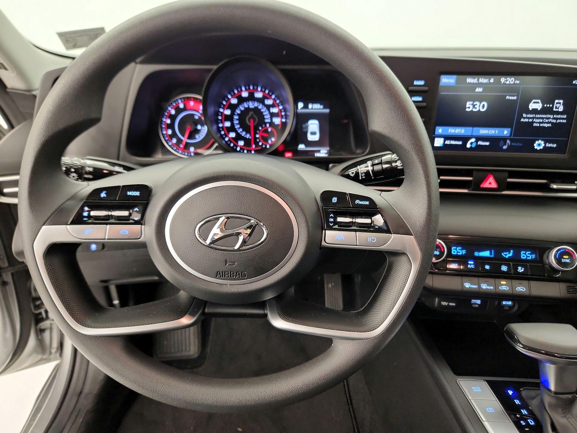 Thumbnail: 2023 Hyundai Elantra - 10