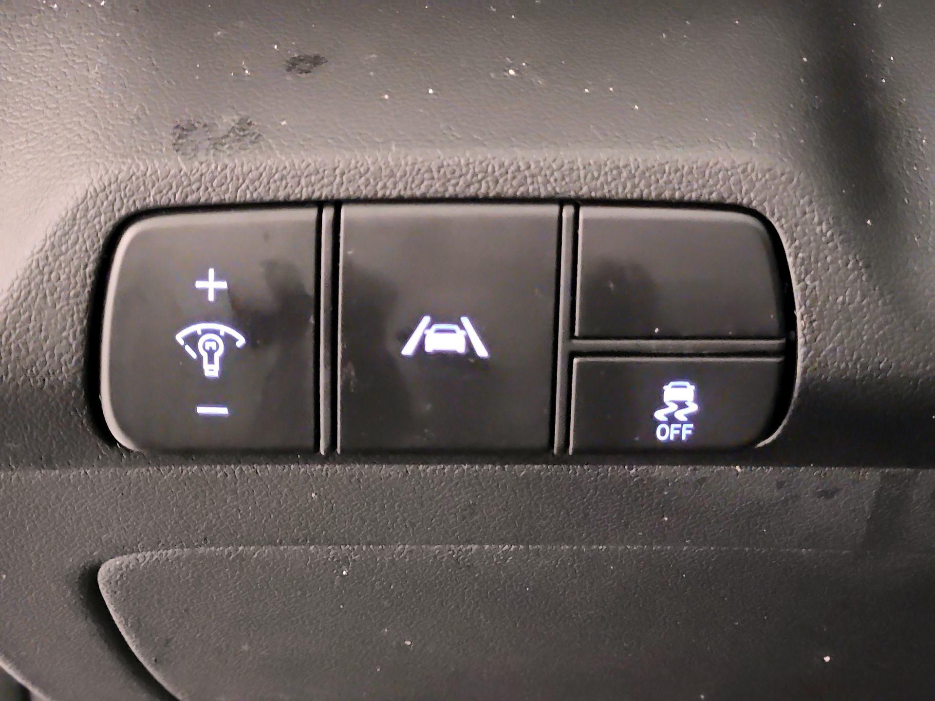 Thumbnail: 2023 Hyundai Elantra - 13