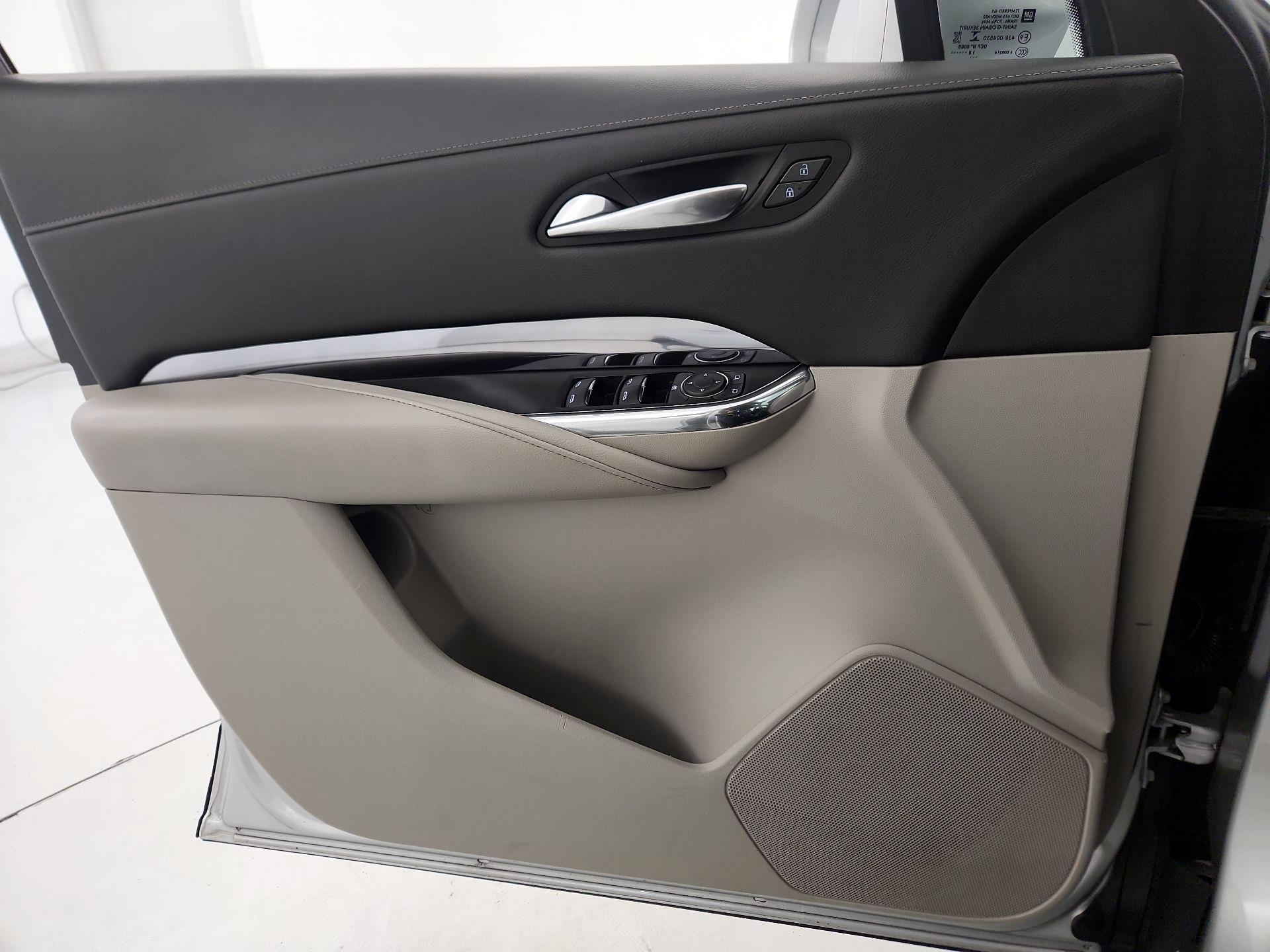 Thumbnail: 2019 Cadillac XT4 - 12