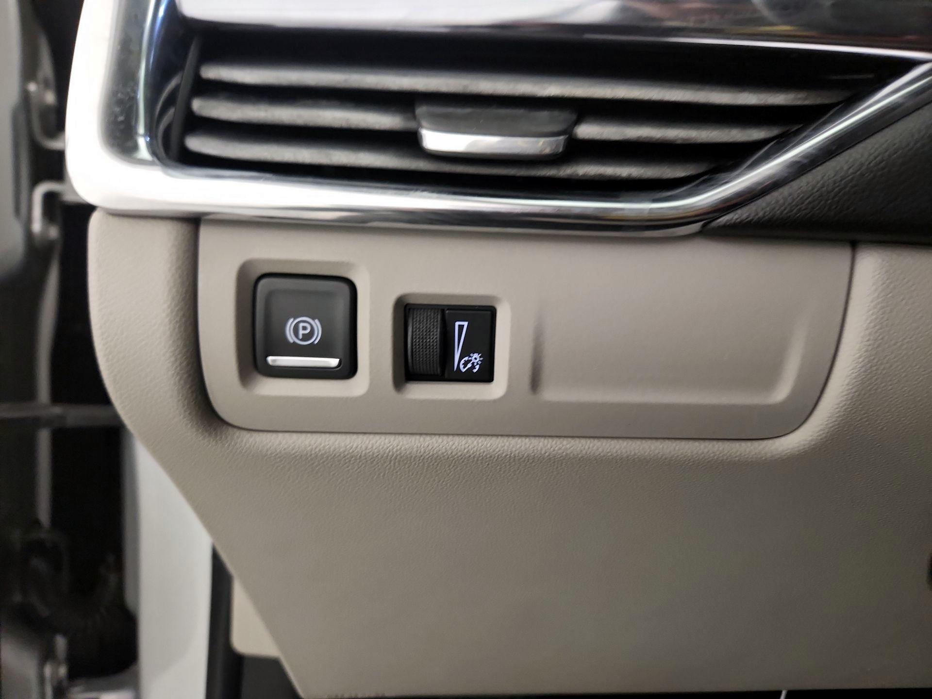 Thumbnail: 2019 Cadillac XT4 - 13