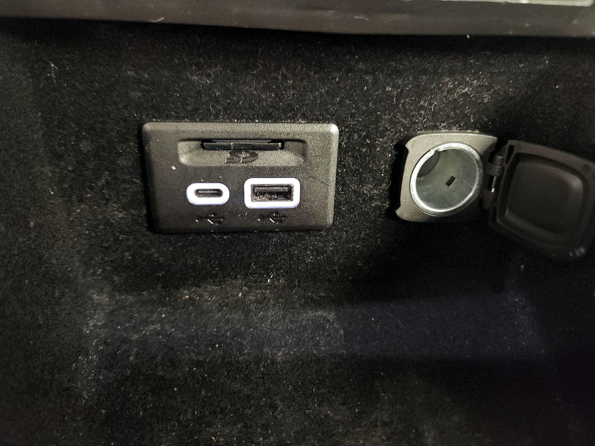 Thumbnail: 2019 Cadillac XT4 - 19