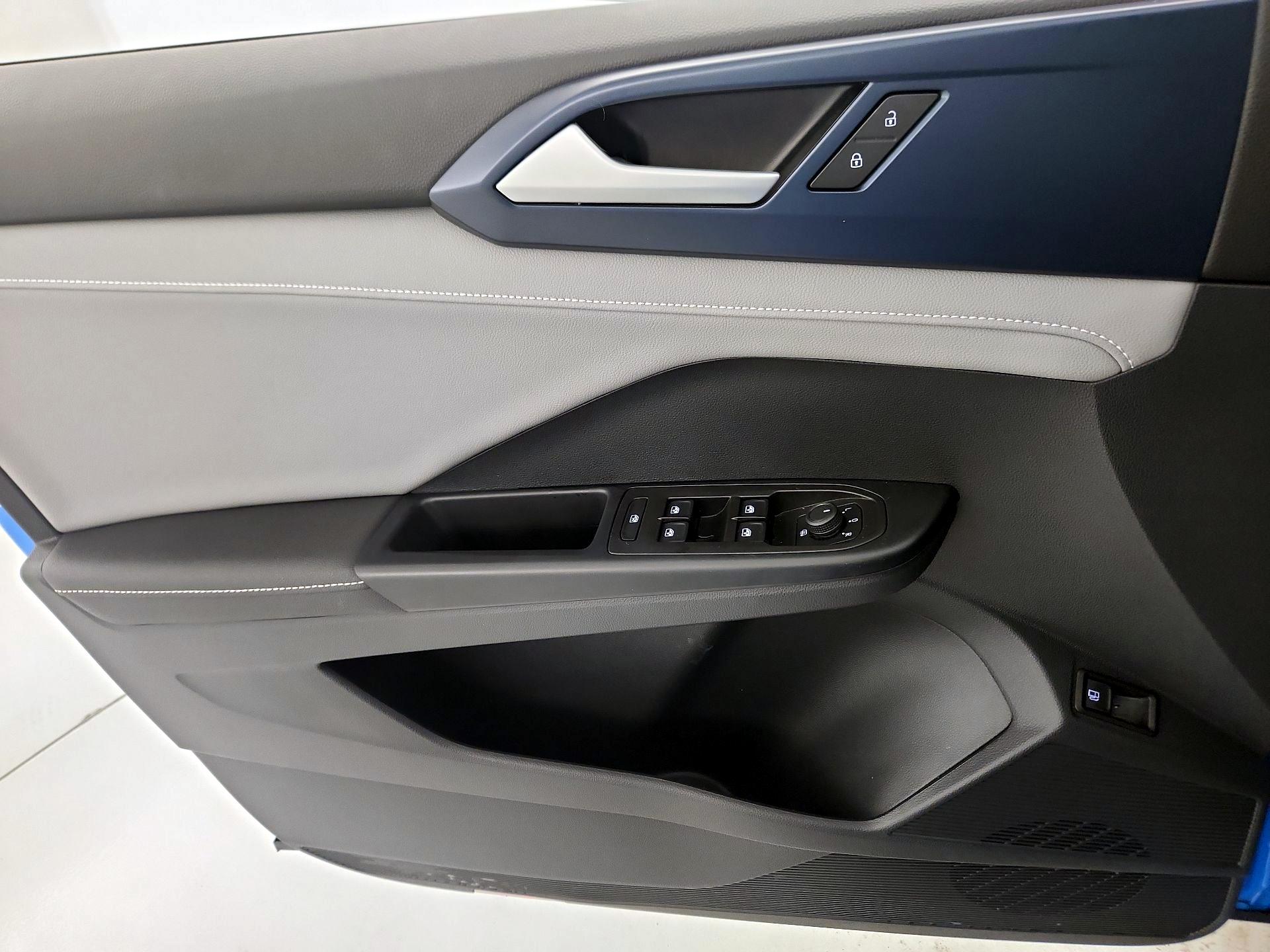 Thumbnail: 2024 Volkswagen Taos - 12