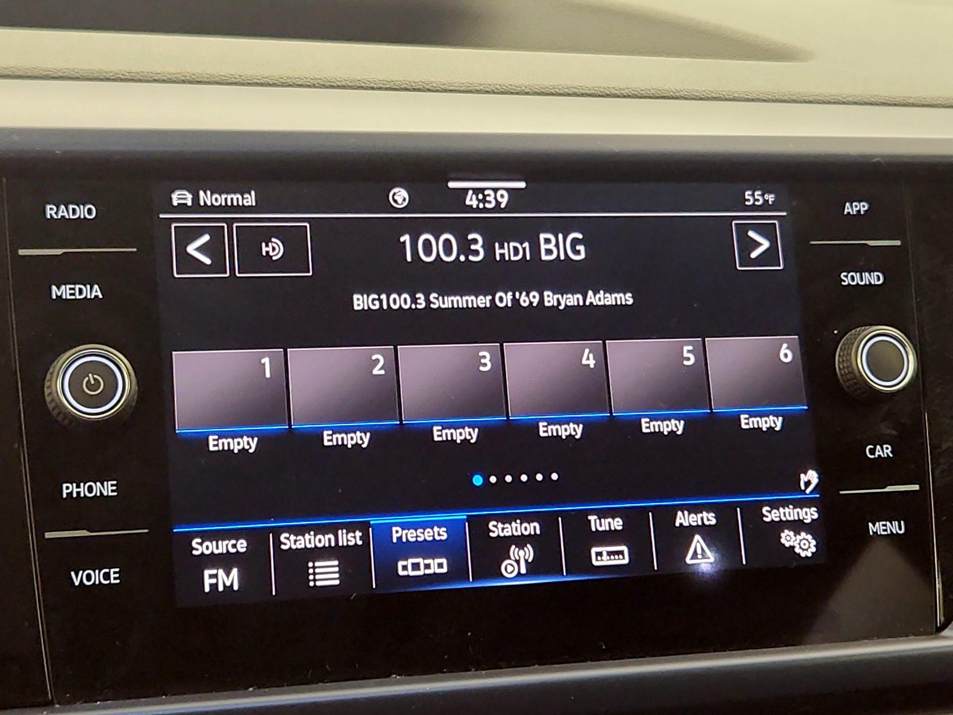 Thumbnail: 2024 Volkswagen Taos - 15