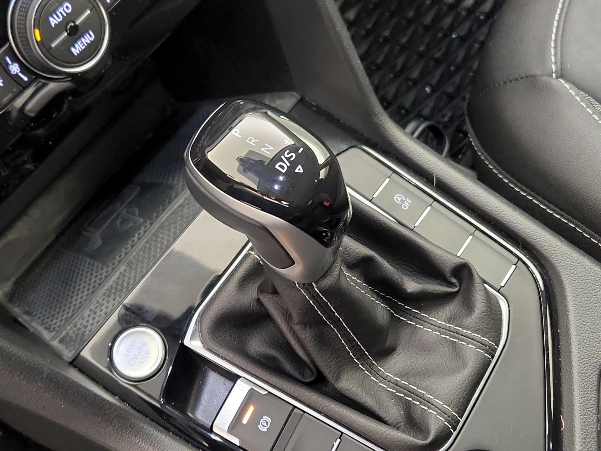 Thumbnail: 2024 Volkswagen Taos - 17