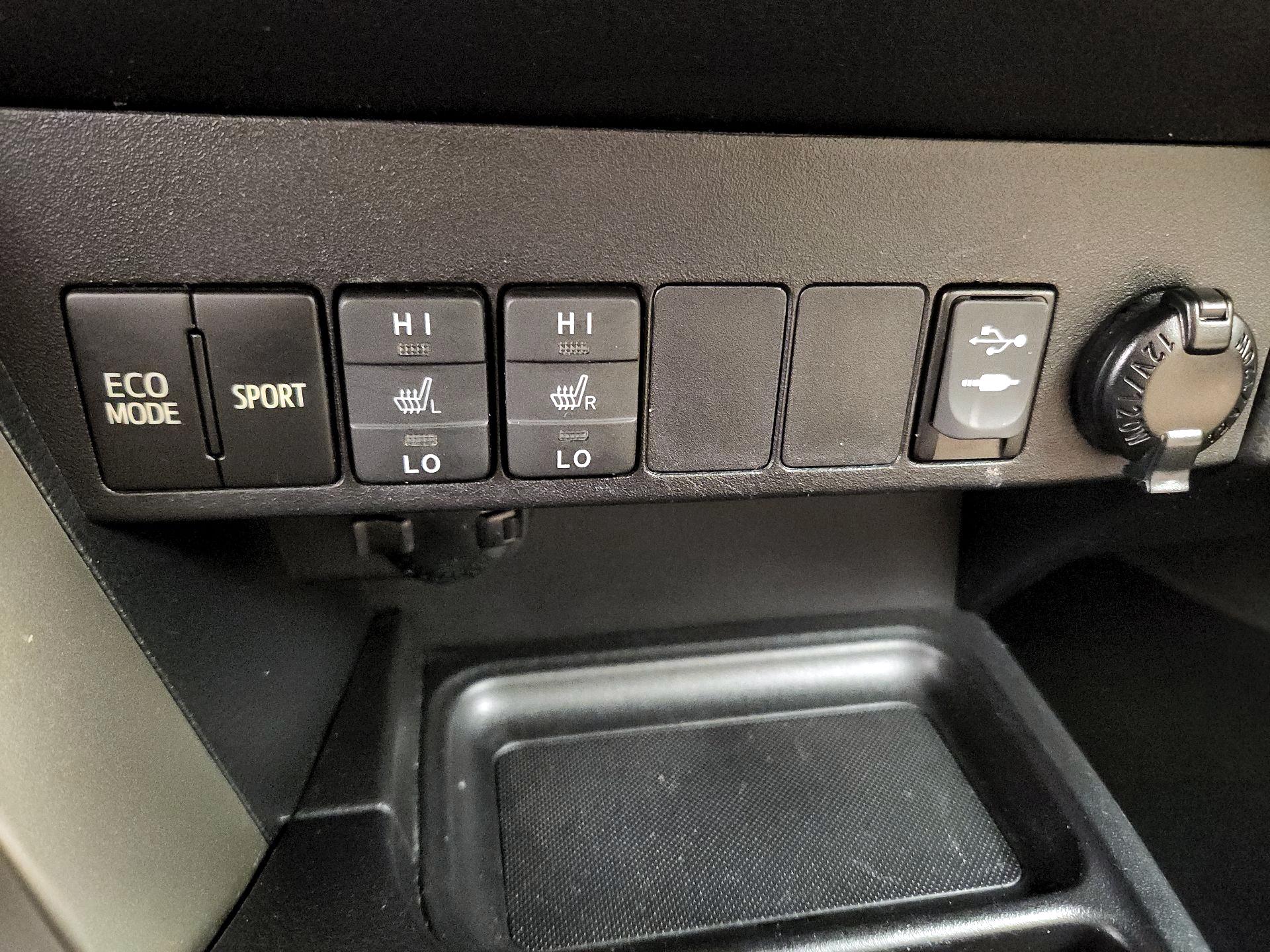 Thumbnail: 2015 Toyota RAV4 - 18