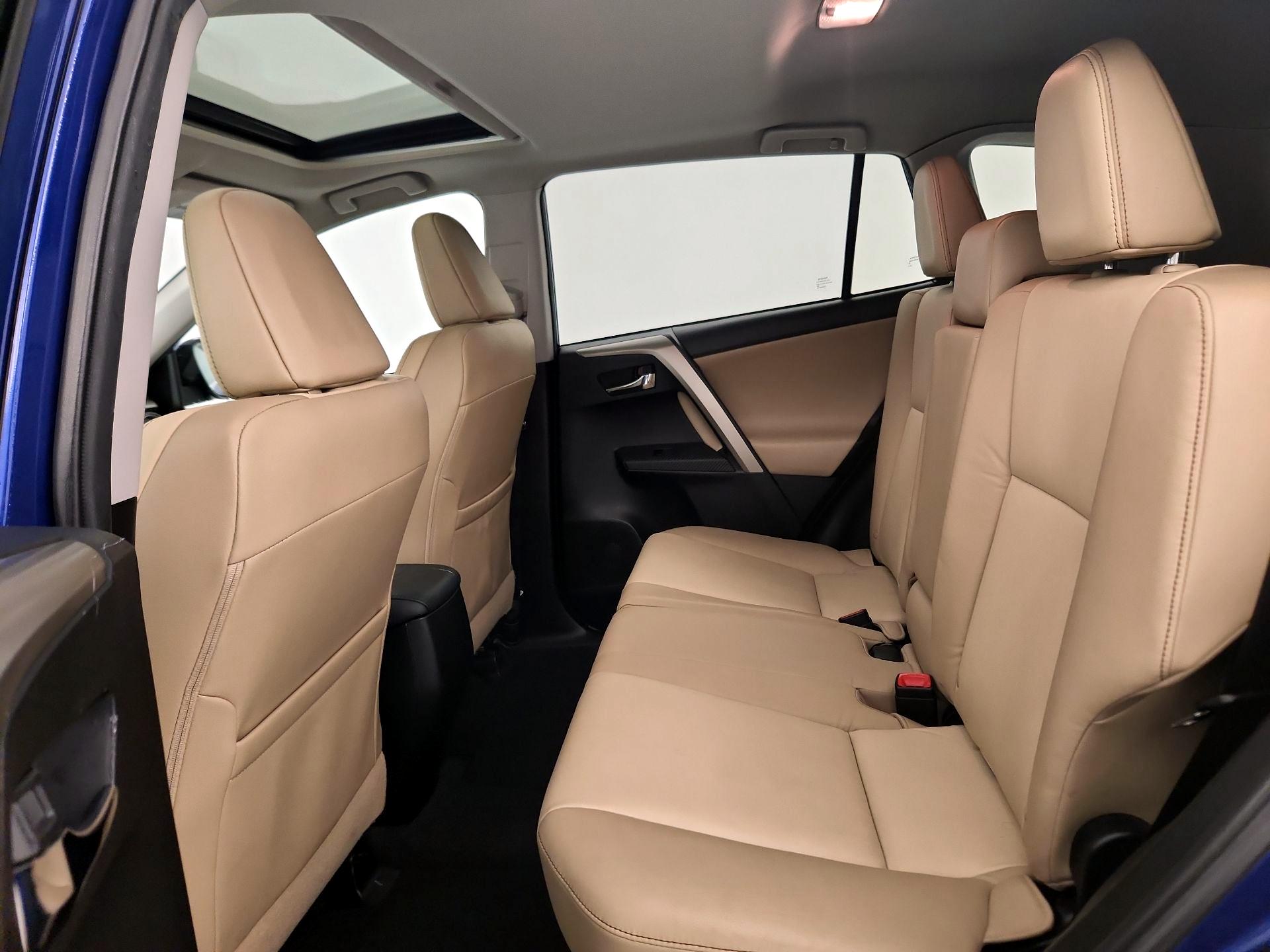 Thumbnail: 2015 Toyota RAV4 - 20