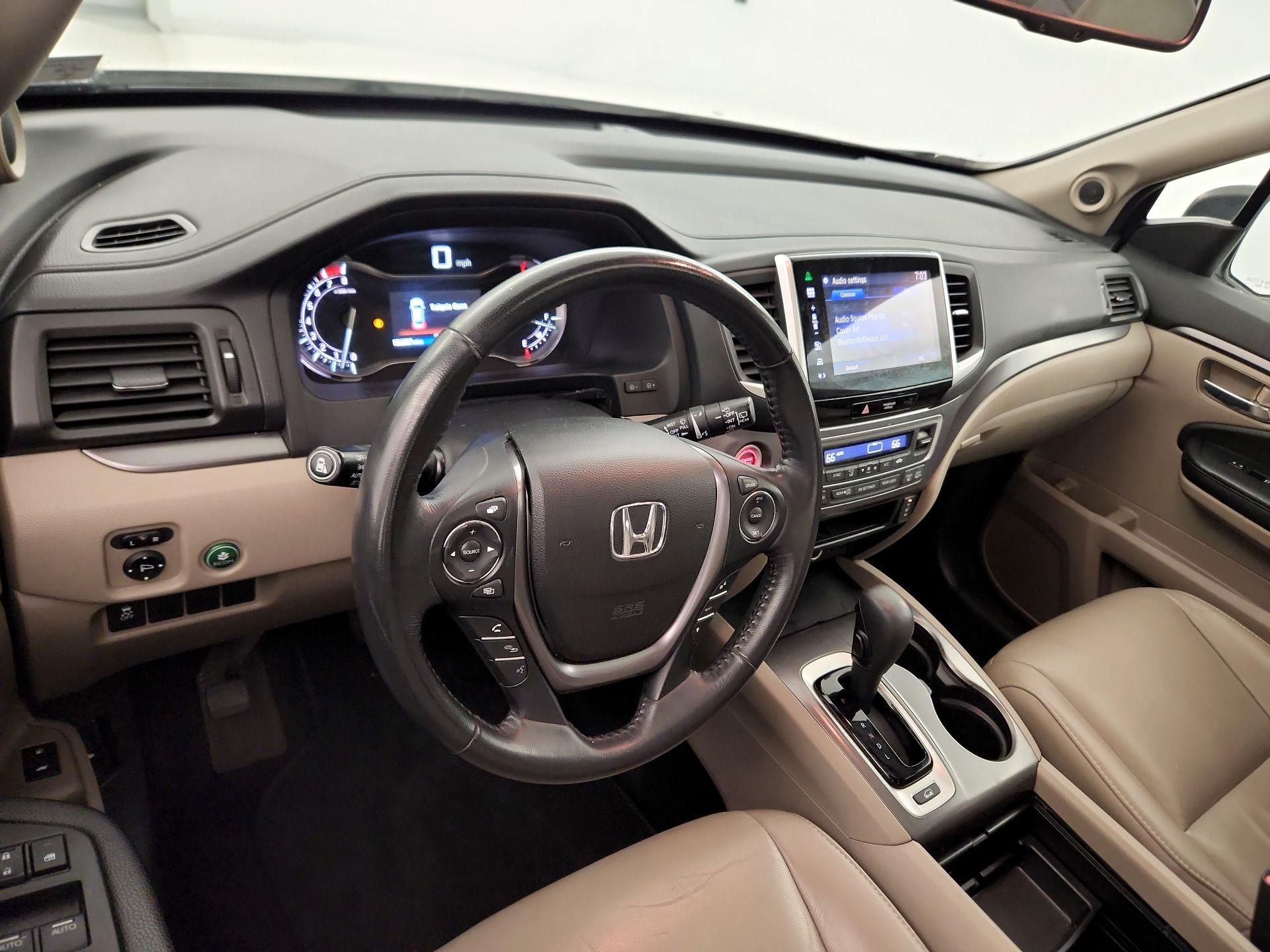 Thumbnail: 2016 Honda Pilot - 9