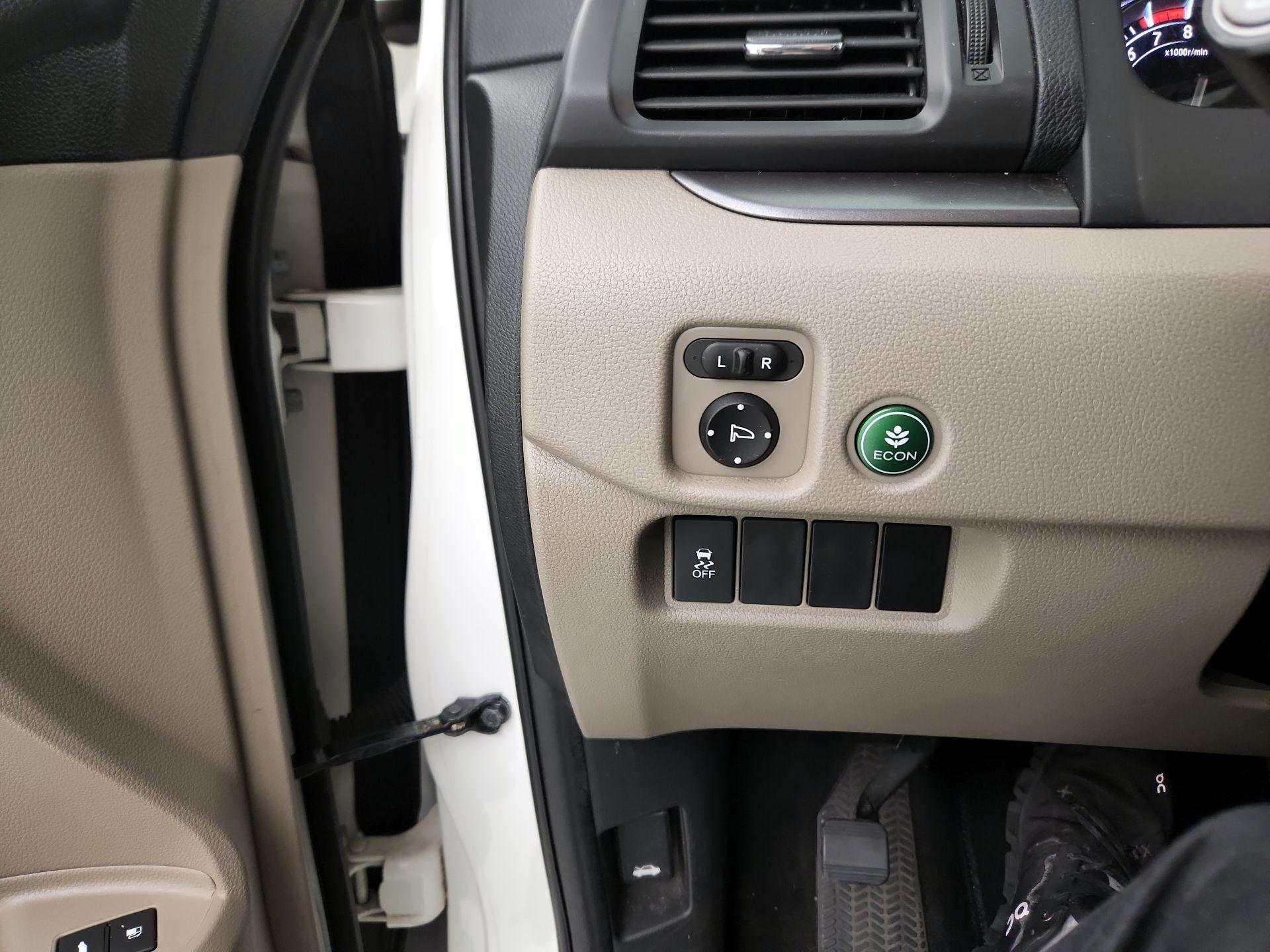 Thumbnail: 2016 Honda Pilot - 13