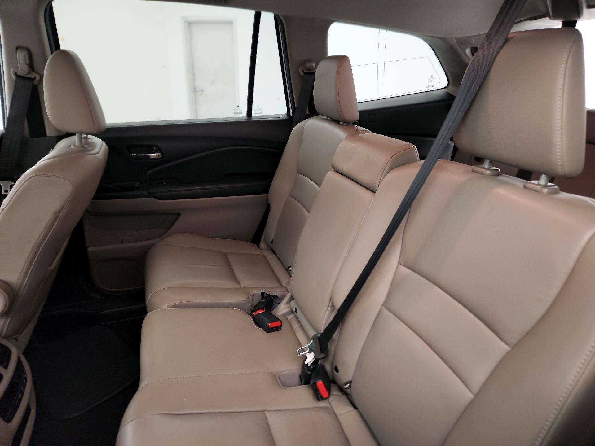 Thumbnail: 2016 Honda Pilot - 20