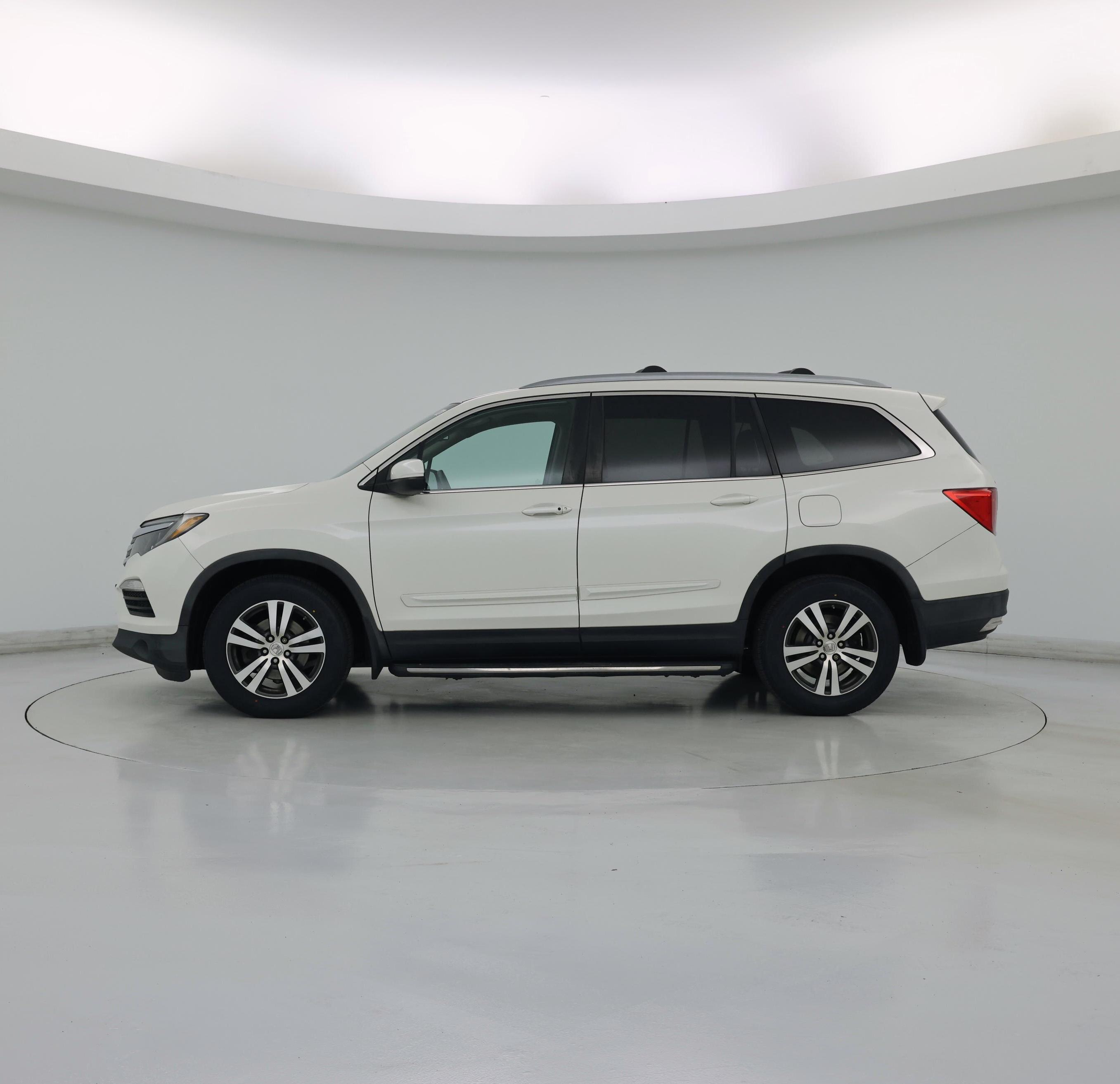 Thumbnail: 2016 Honda Pilot - 3