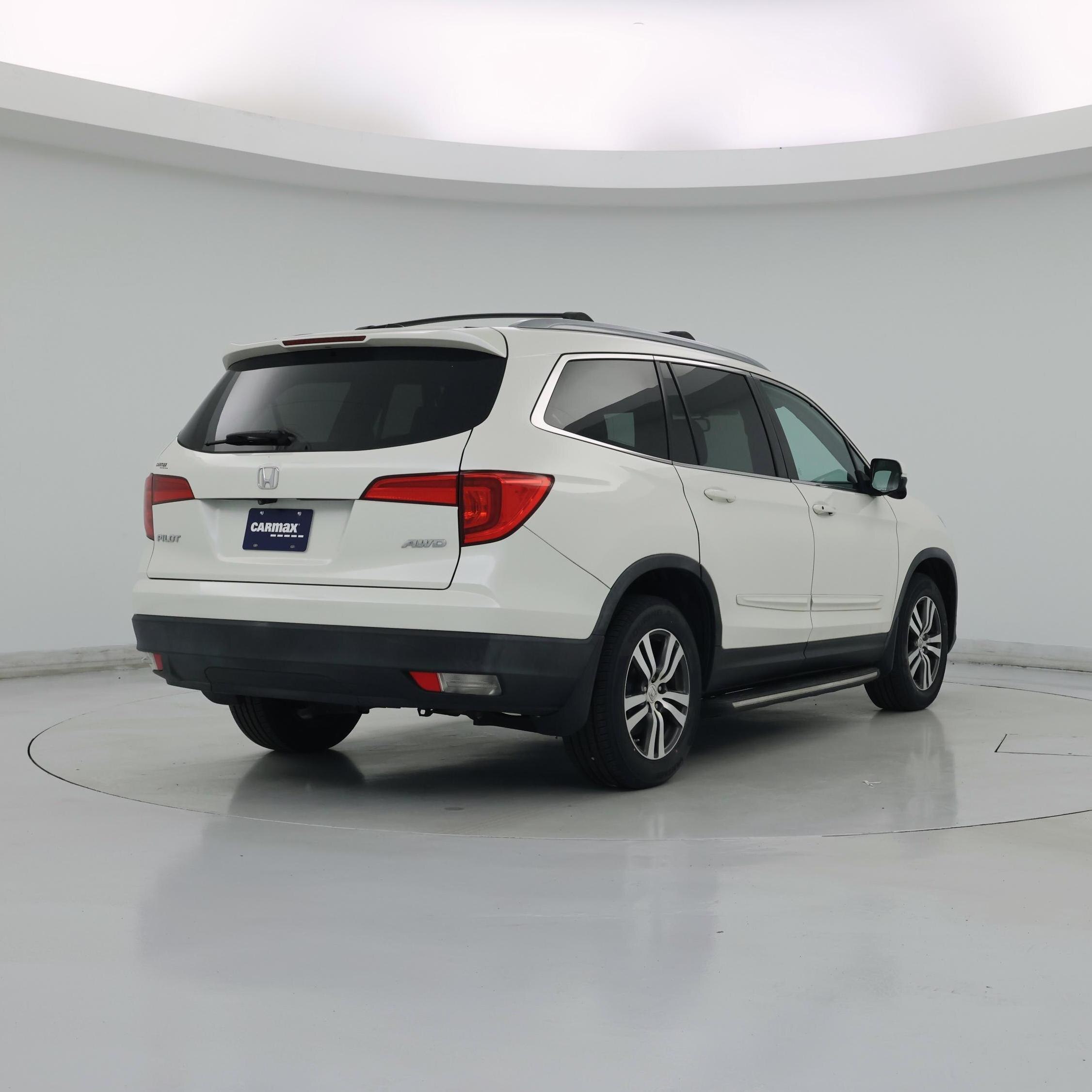 Thumbnail: 2016 Honda Pilot - 8