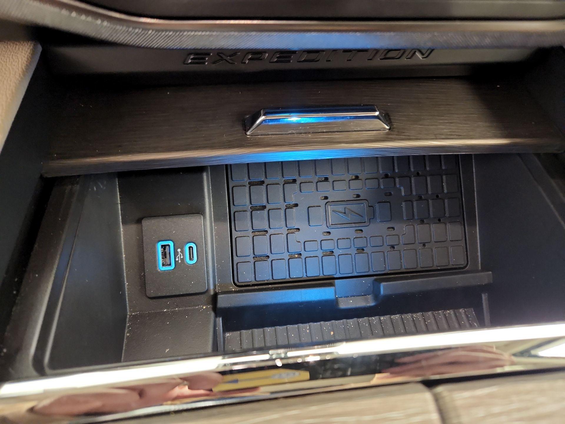 Thumbnail: 2024 Ford Expedition MAX - 18