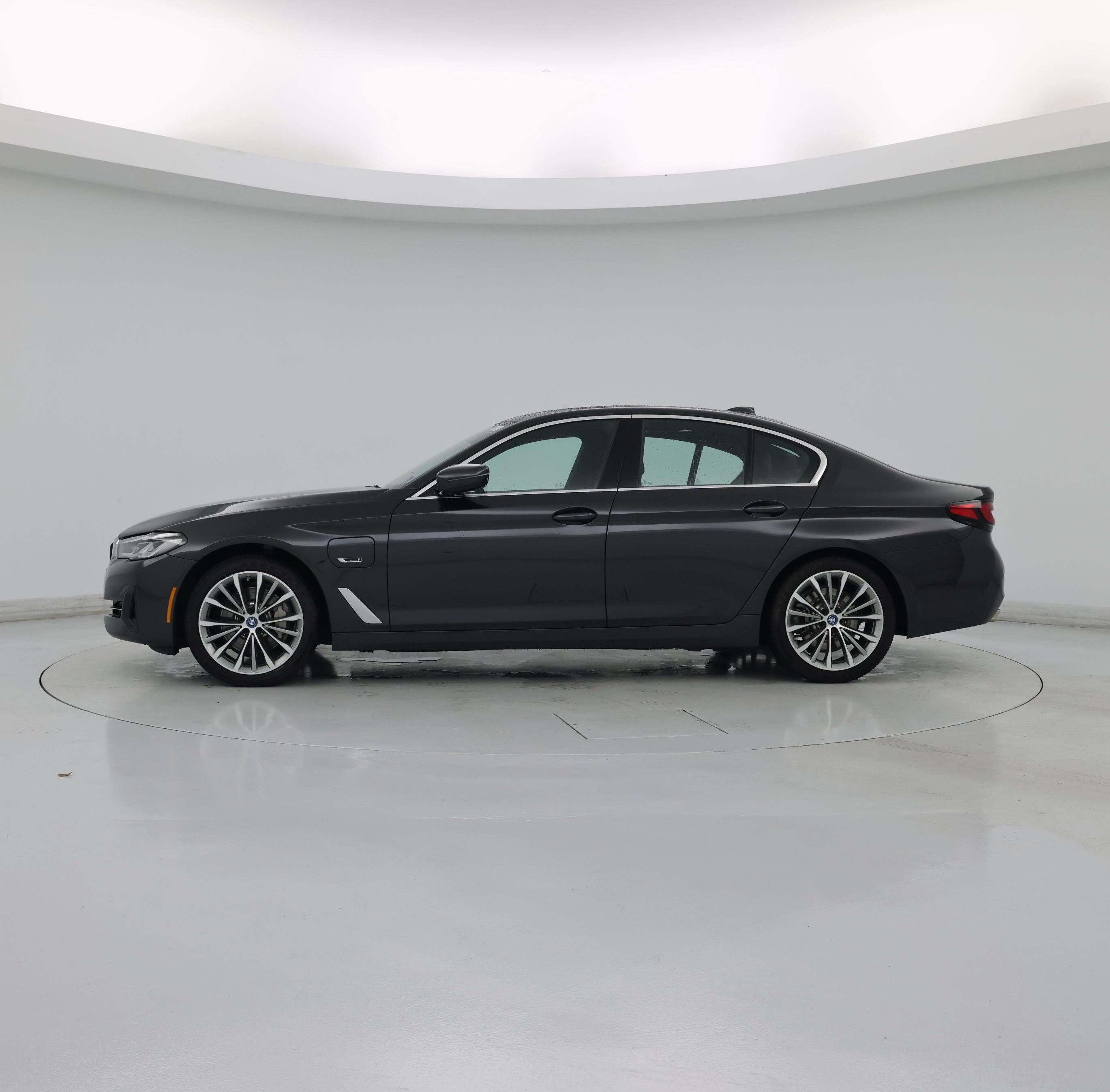 Thumbnail: 2023 BMW 5 Series - 3