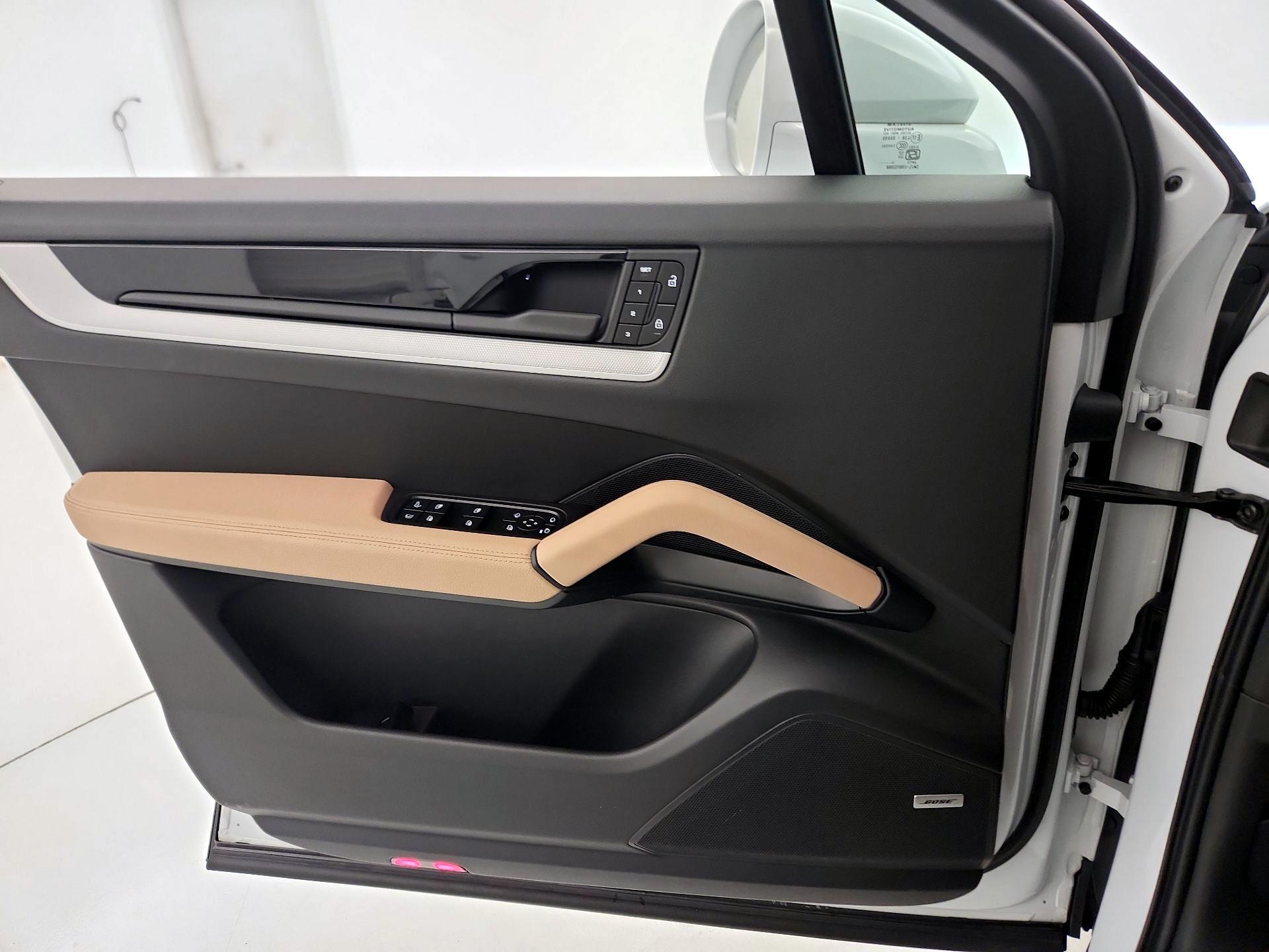 Thumbnail: 2025 Porsche Cayenne - 12