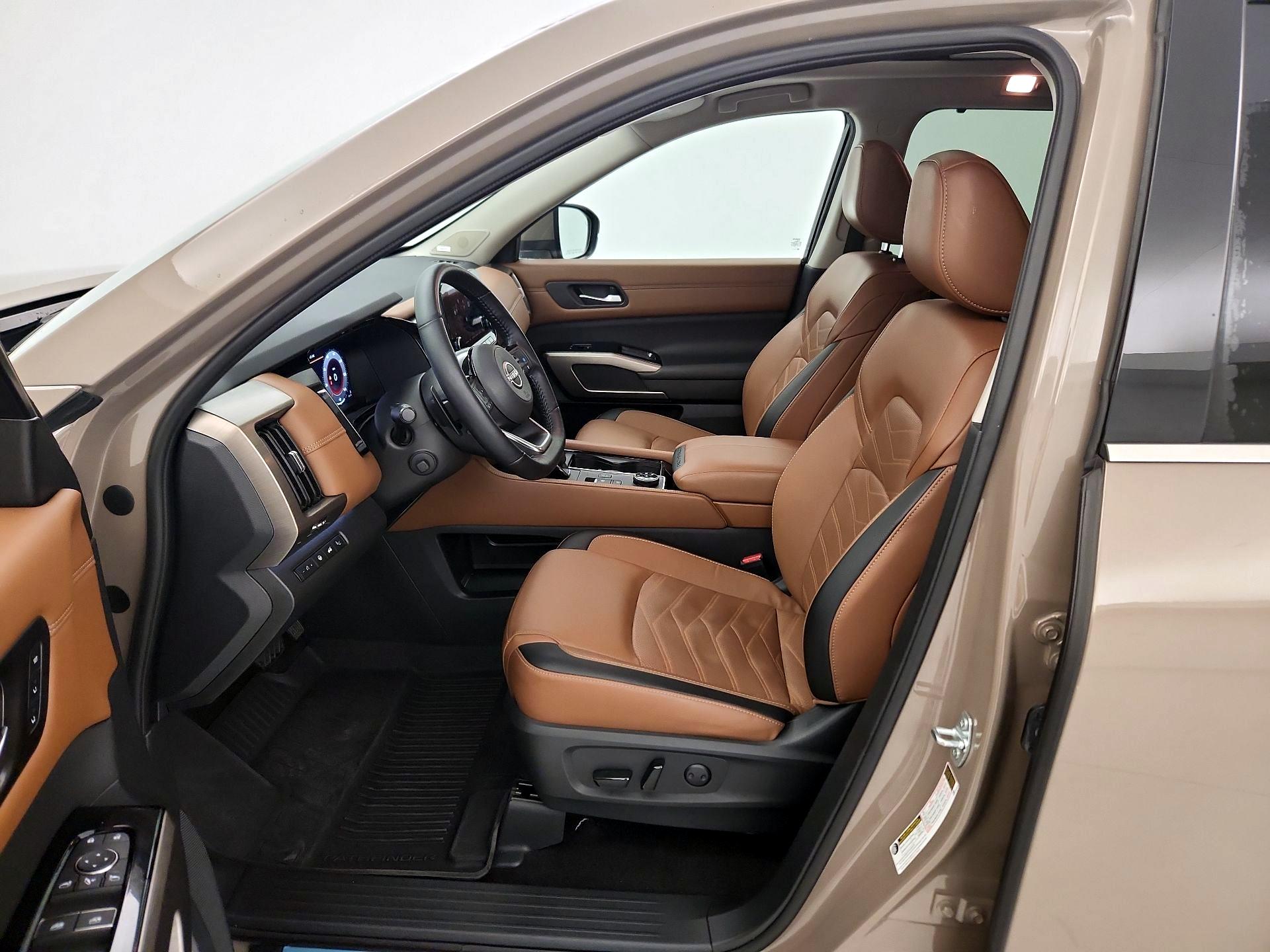 Thumbnail: 2023 Nissan Pathfinder - 11