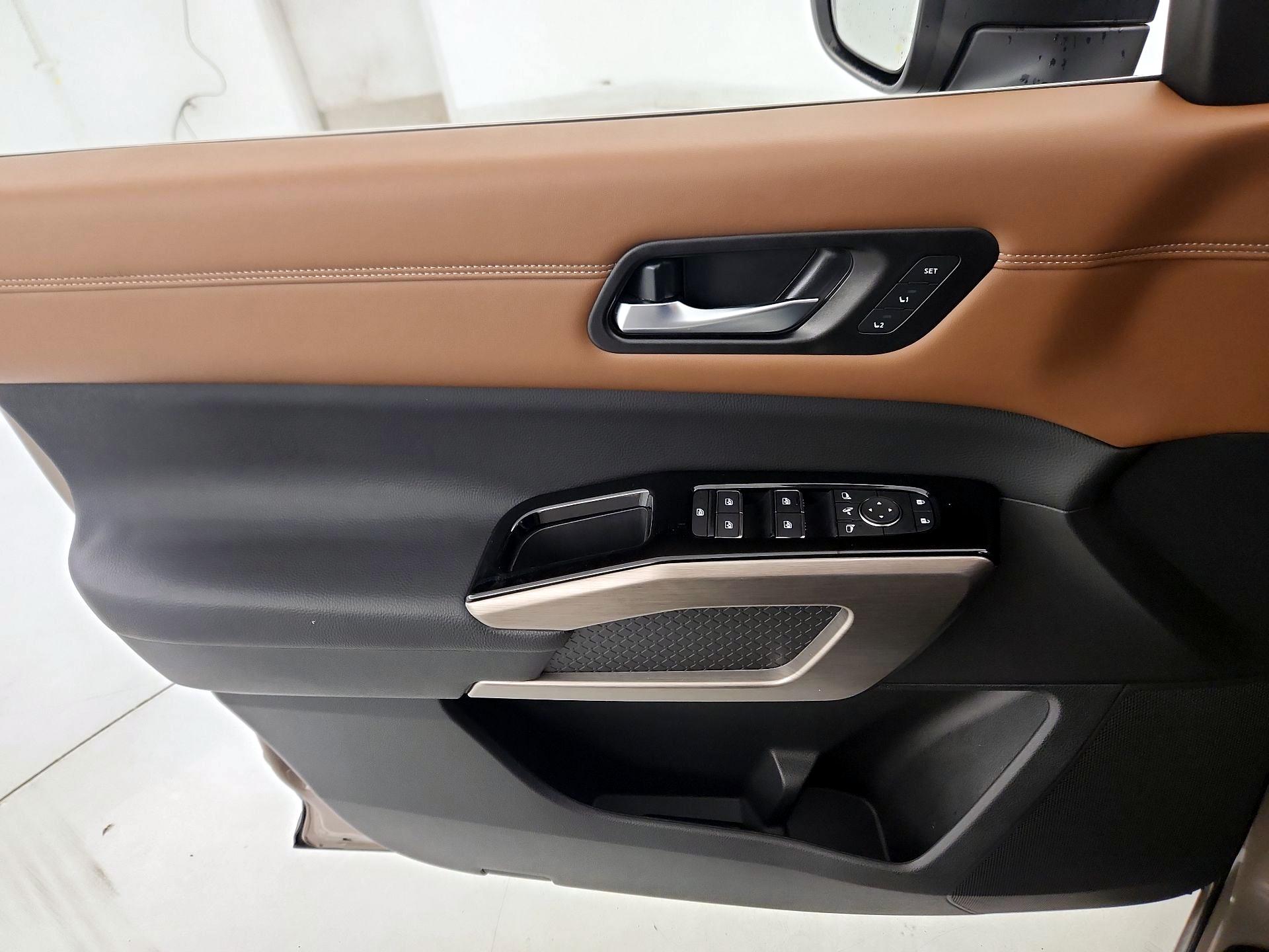 Thumbnail: 2023 Nissan Pathfinder - 12