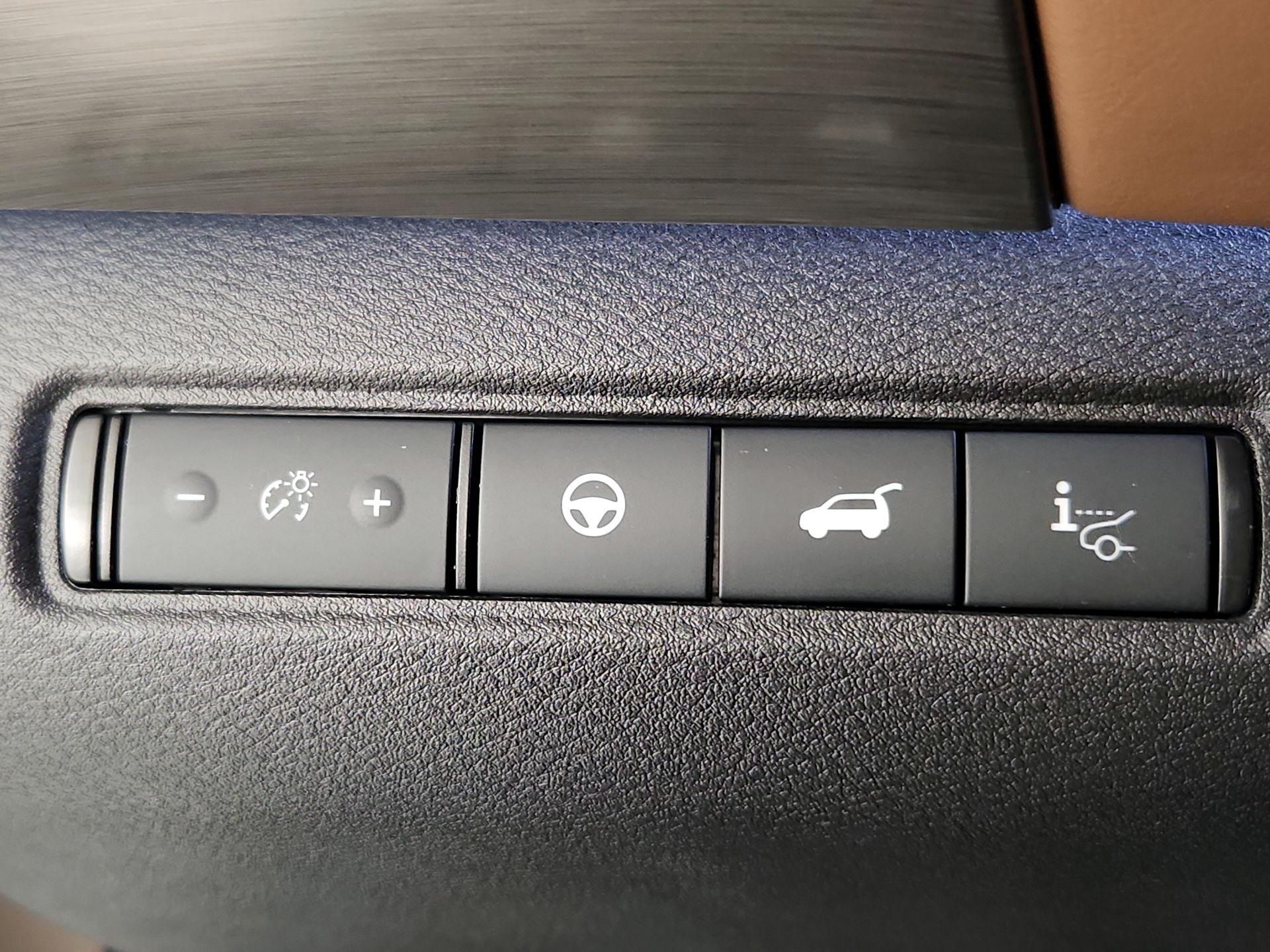 Thumbnail: 2023 Nissan Pathfinder - 13