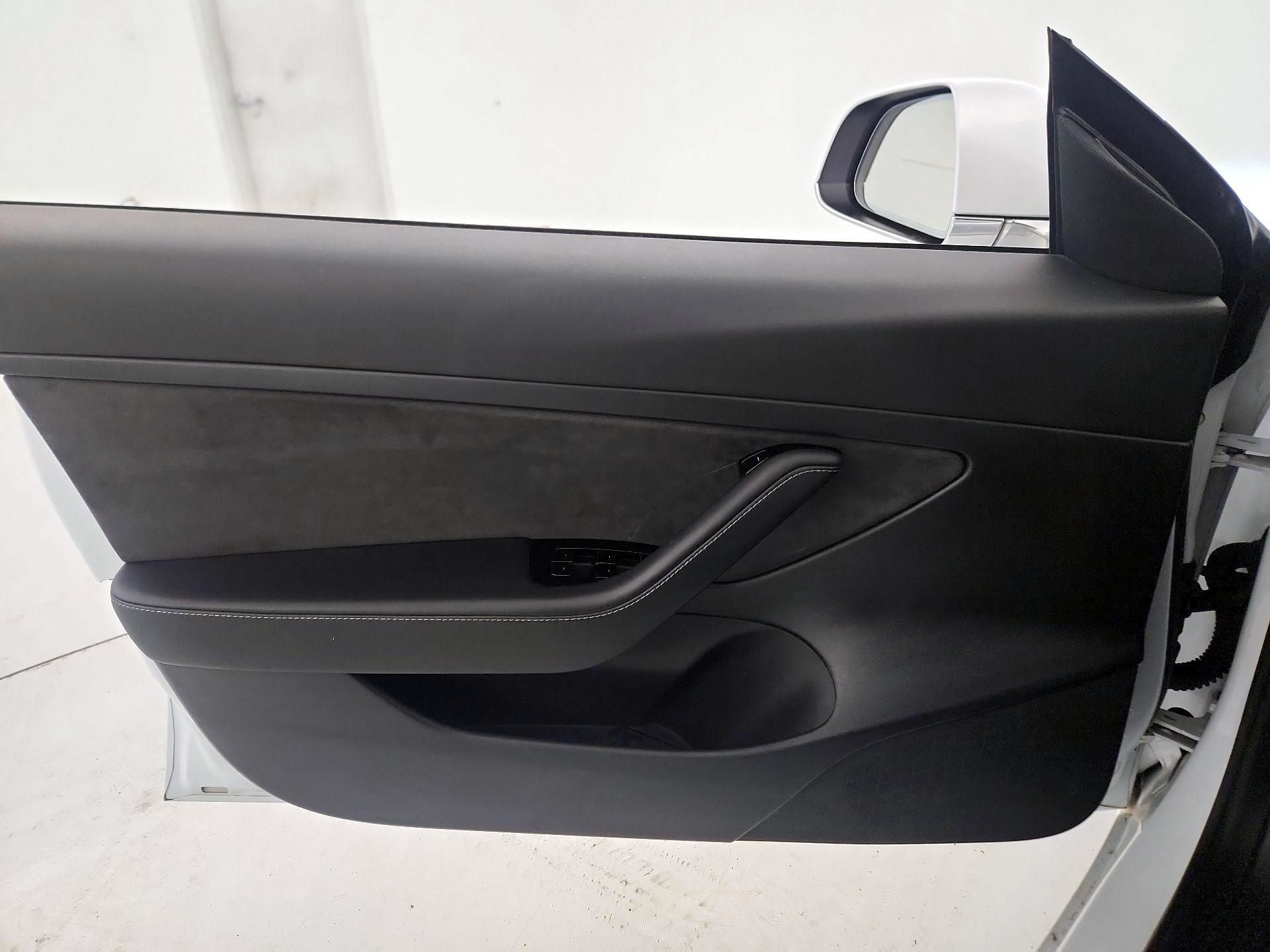 Thumbnail: 2020 Tesla Model 3 - 12