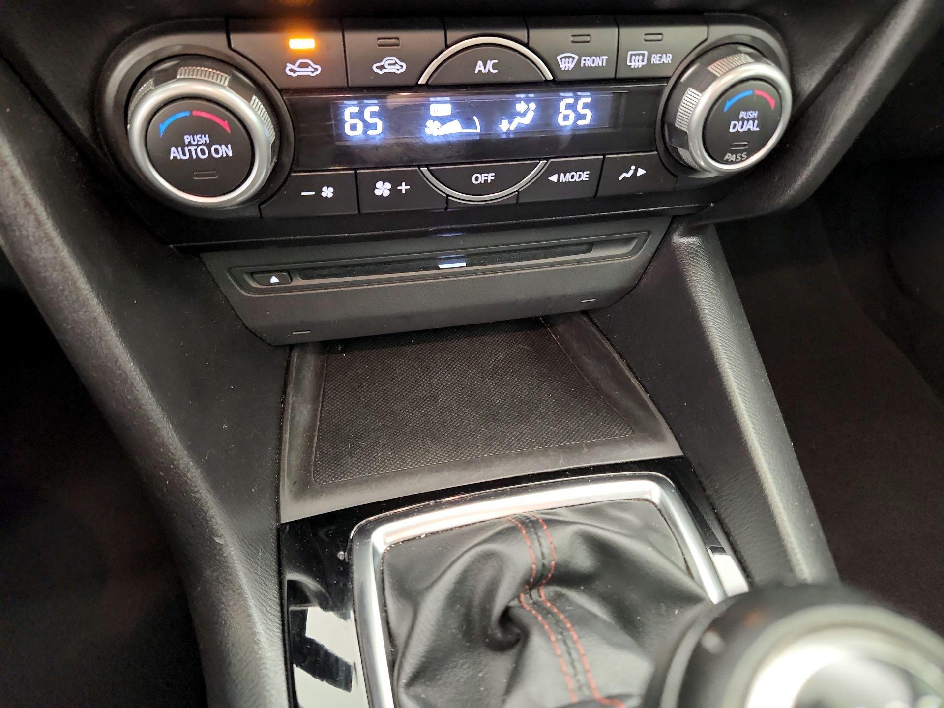 Thumbnail: 2016 Mazda Mazda3 - 17