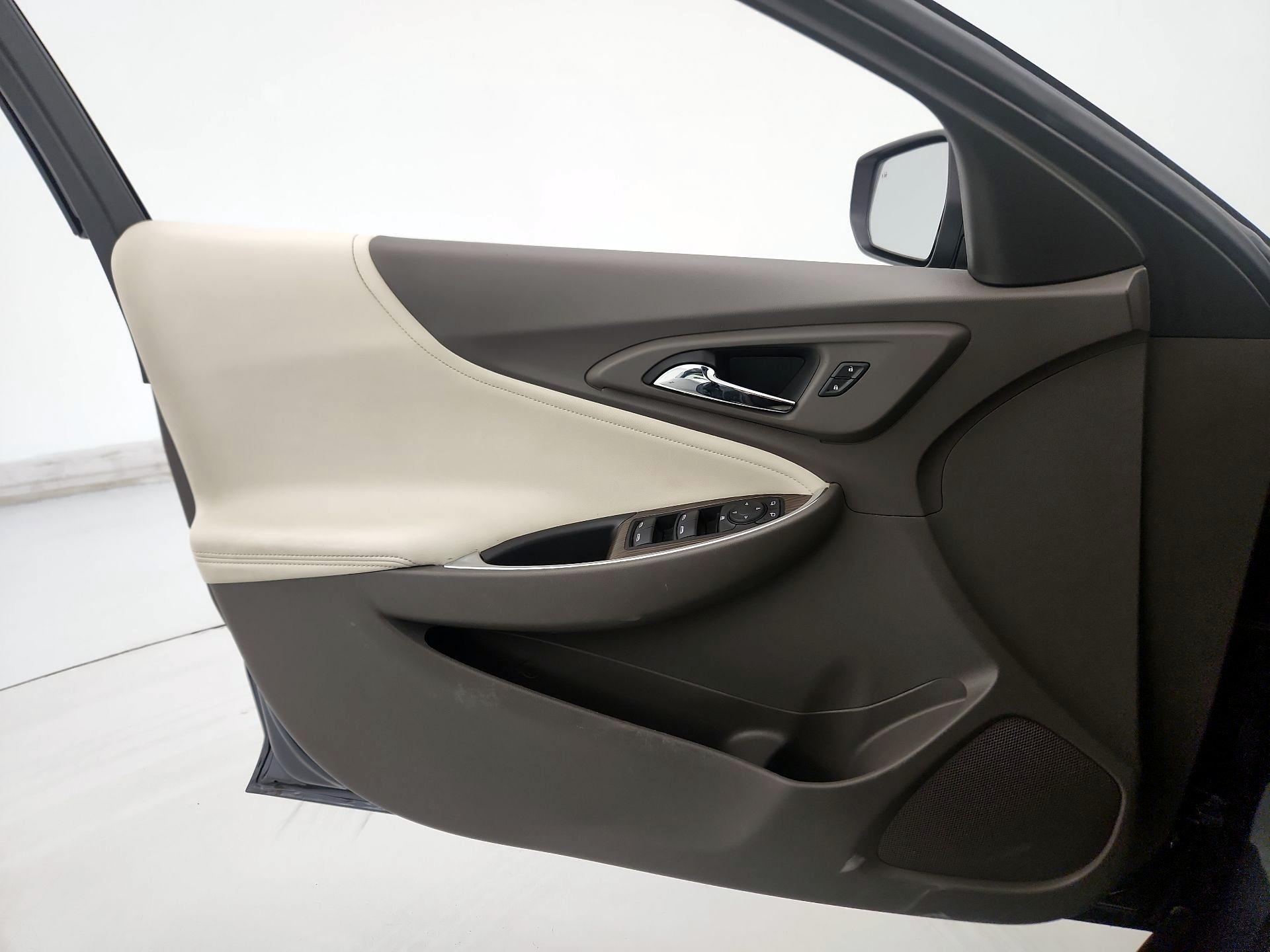 Thumbnail: 2019 Chevrolet Malibu - 12