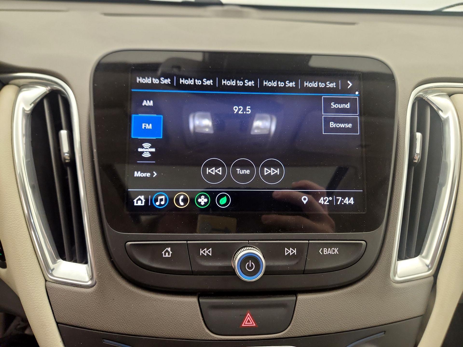 Thumbnail: 2019 Chevrolet Malibu - 15