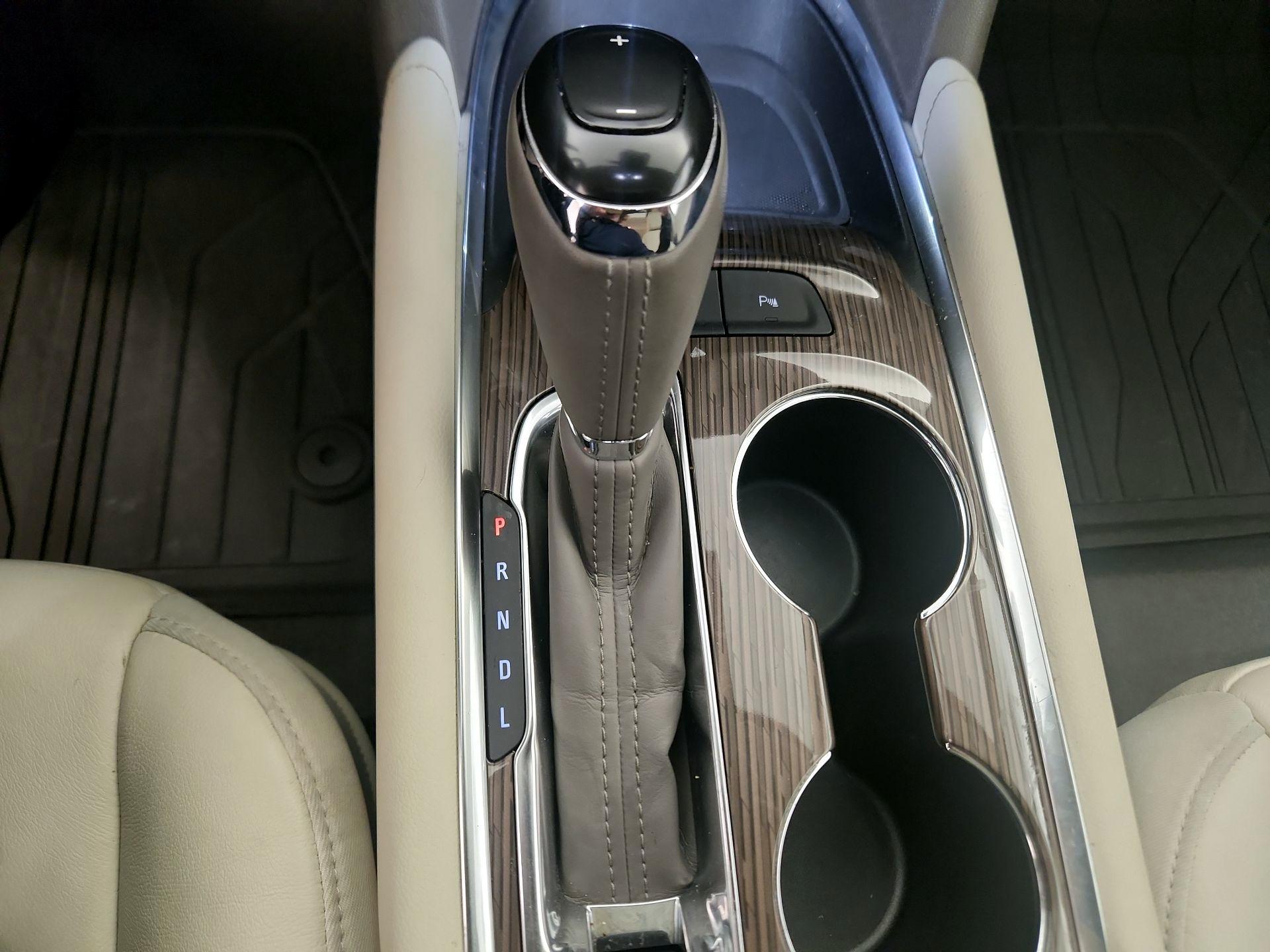 Thumbnail: 2019 Chevrolet Malibu - 17