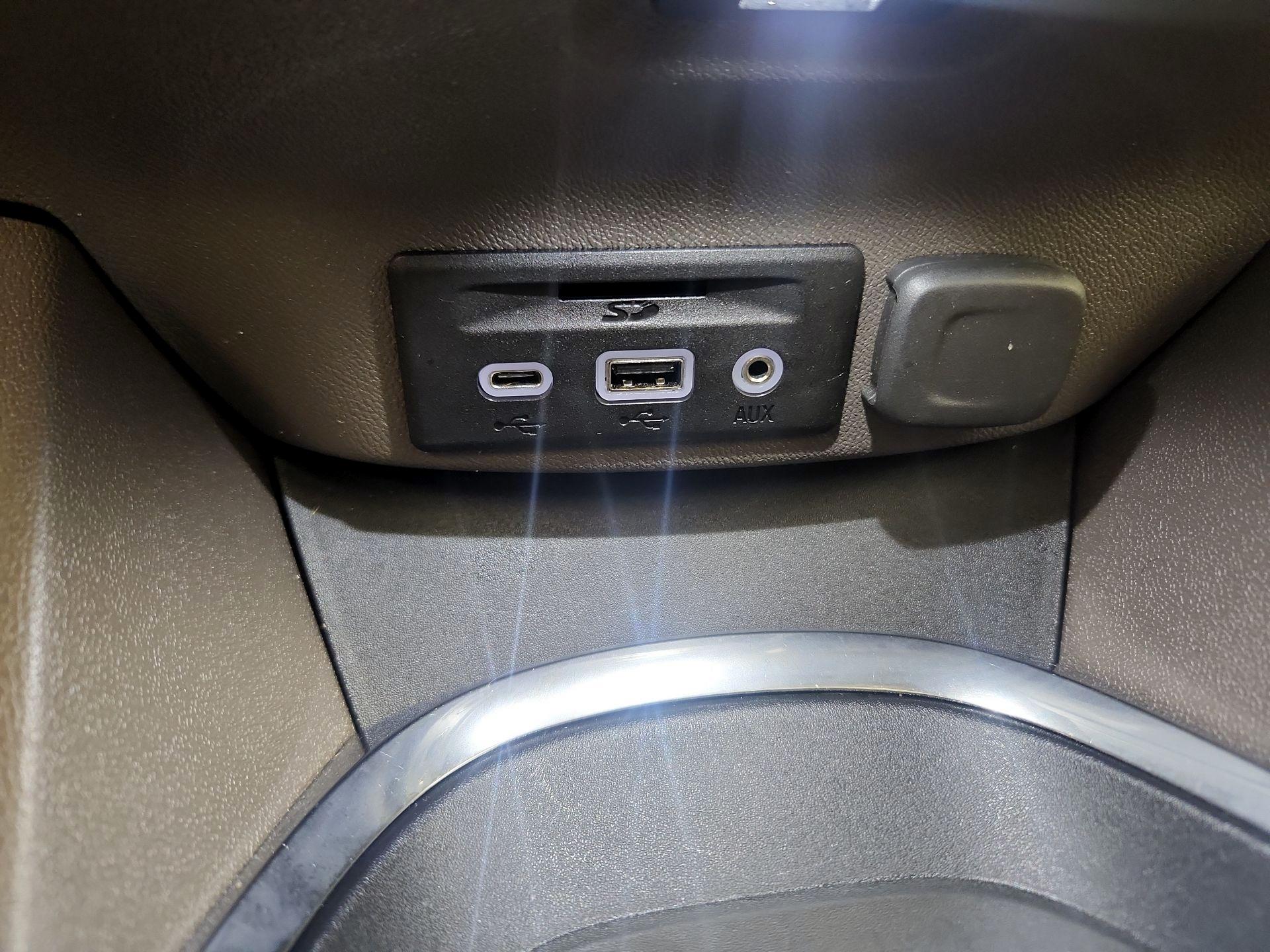 Thumbnail: 2019 Chevrolet Malibu - 18