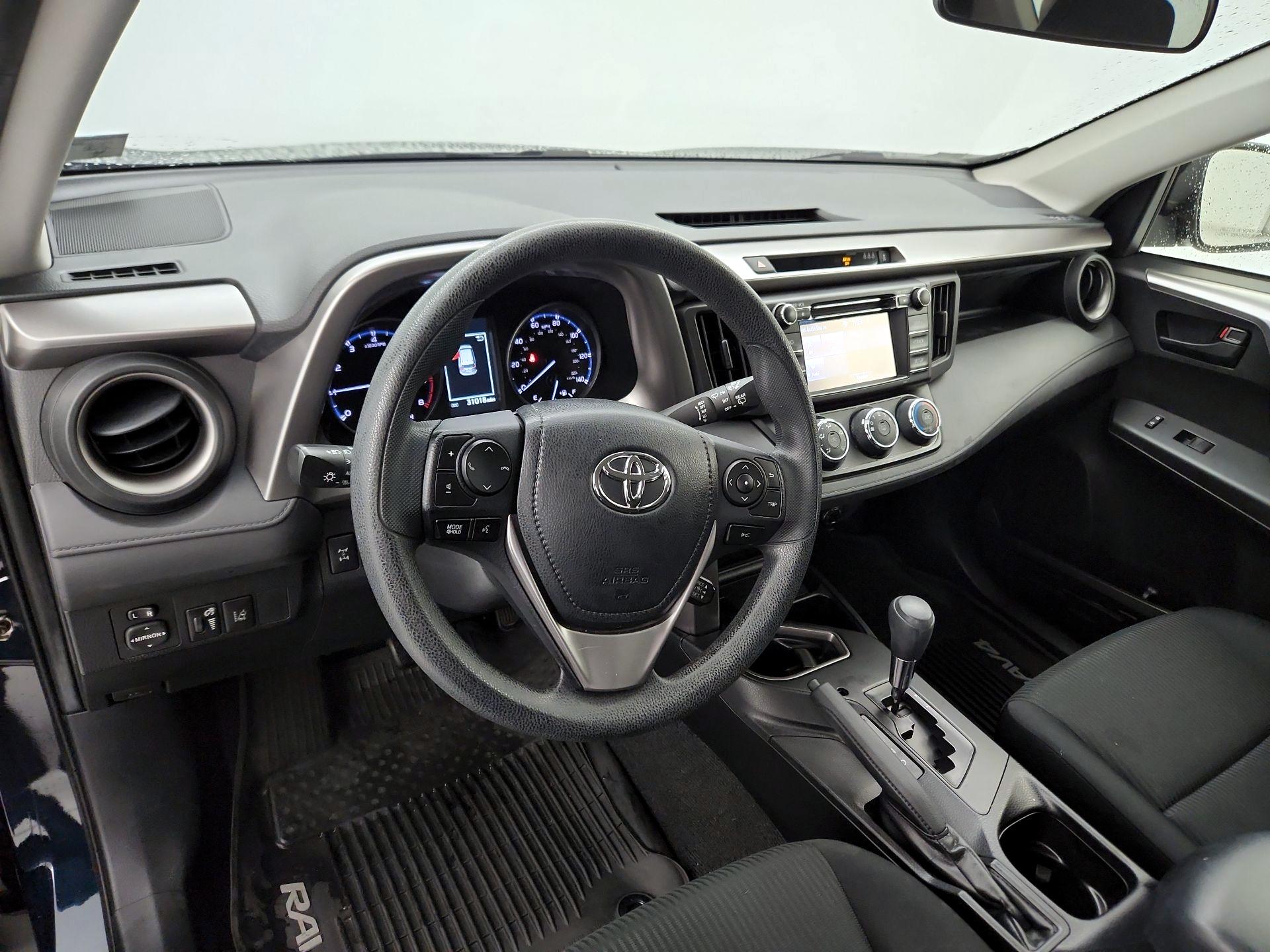 Thumbnail: 2017 Toyota RAV4 - 9