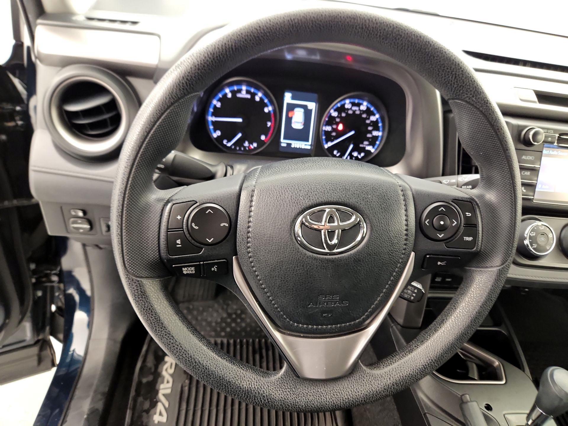 Thumbnail: 2017 Toyota RAV4 - 10