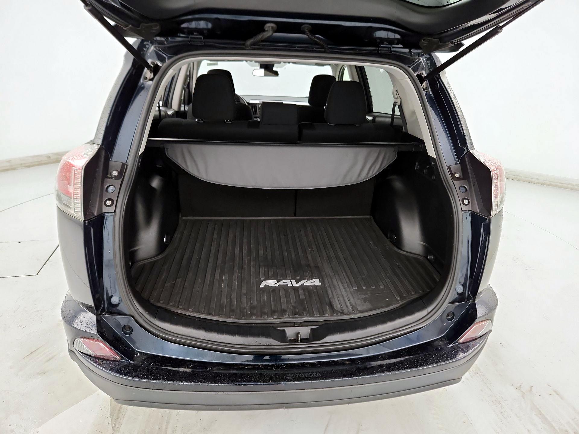 Thumbnail: 2017 Toyota RAV4 - 20