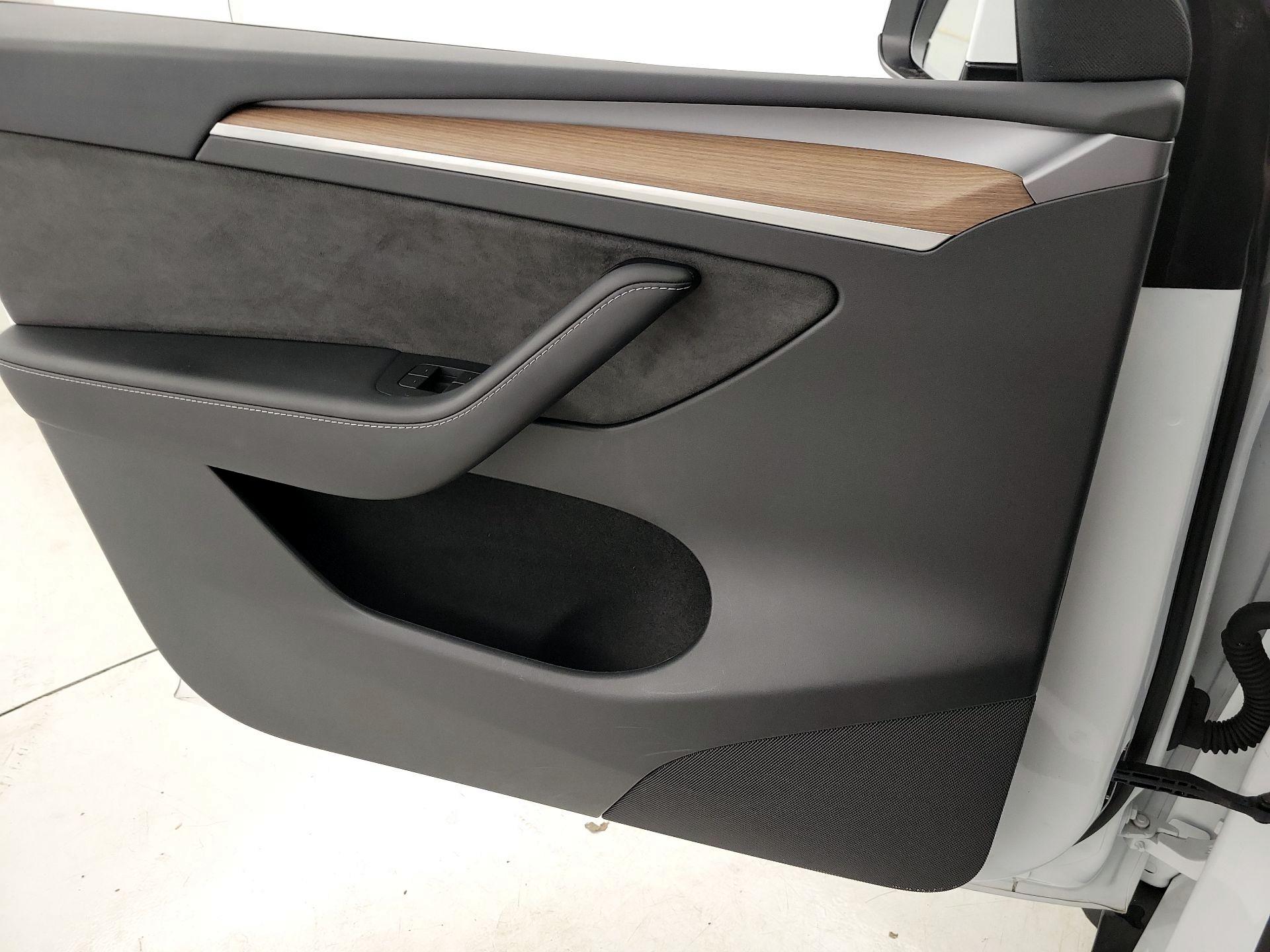 Thumbnail: 2023 Tesla Model Y - 12