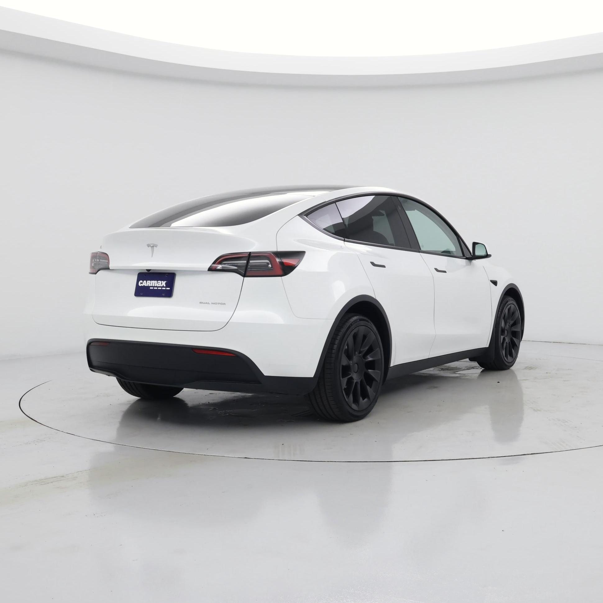 Thumbnail: 2023 Tesla Model Y - 8