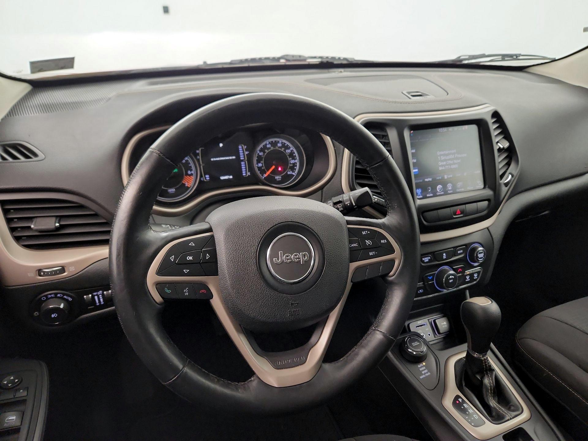 Thumbnail: 2015 Jeep Cherokee - 9