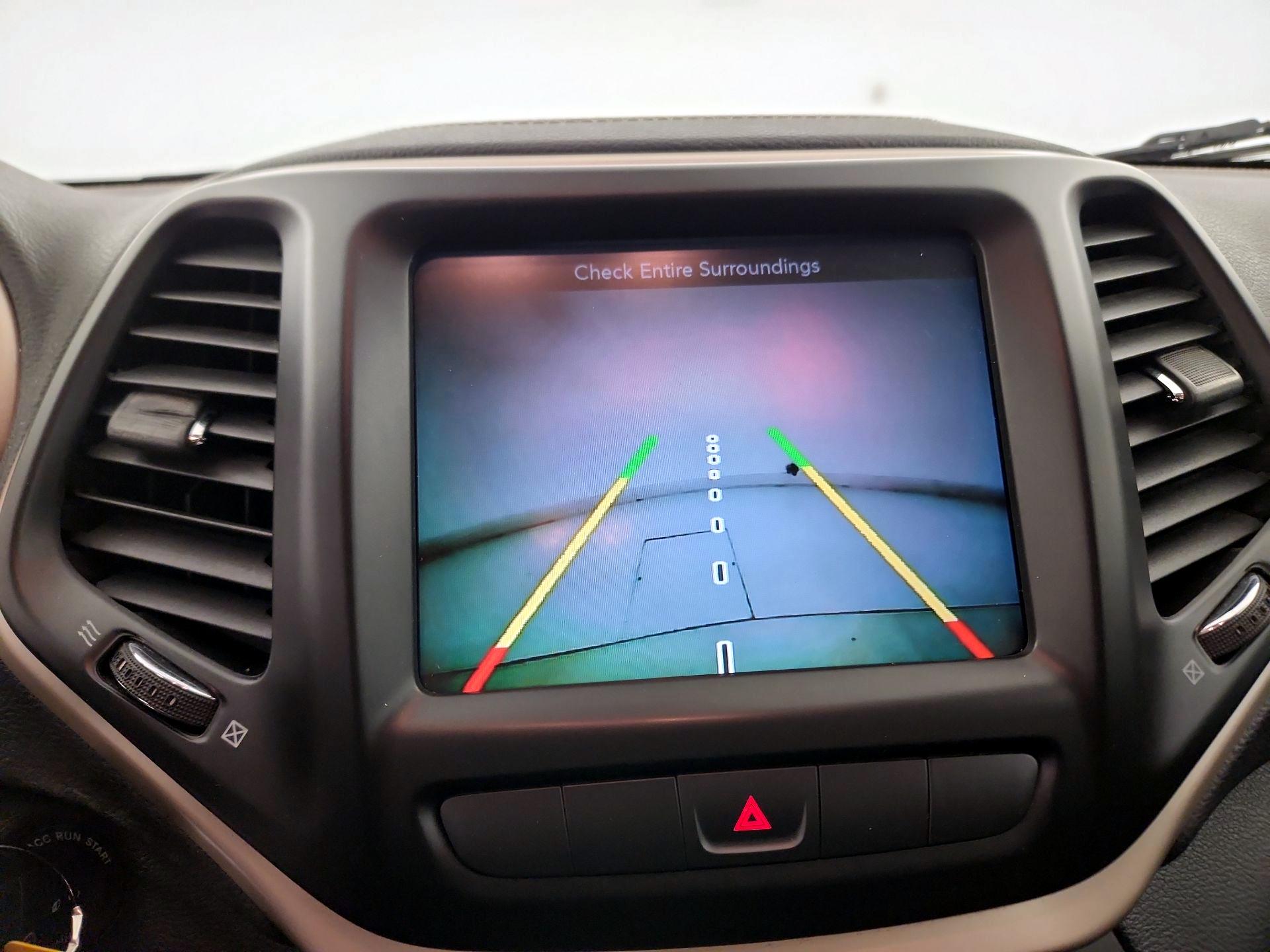 Thumbnail: 2015 Jeep Cherokee - 14