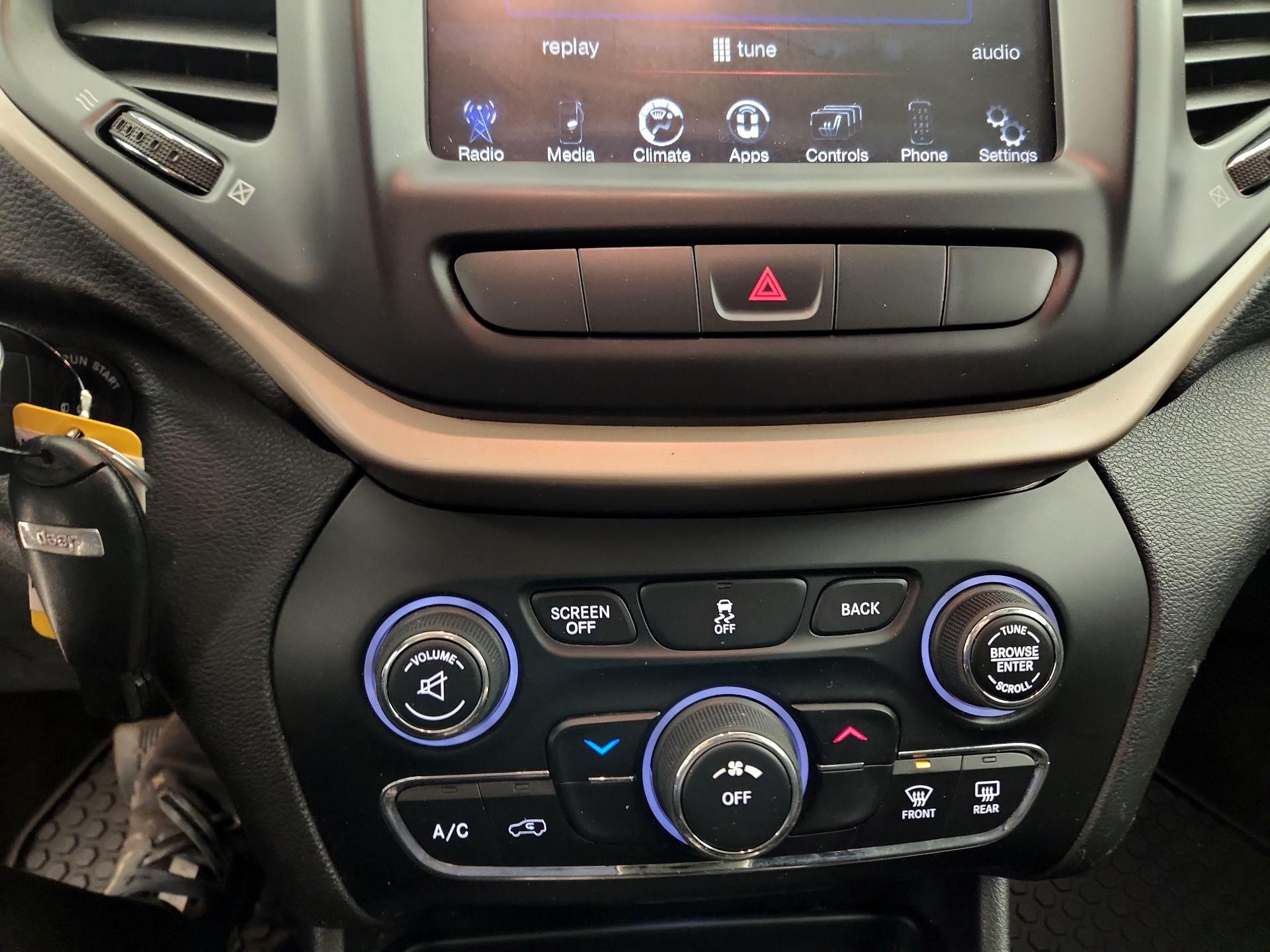 Thumbnail: 2015 Jeep Cherokee - 16