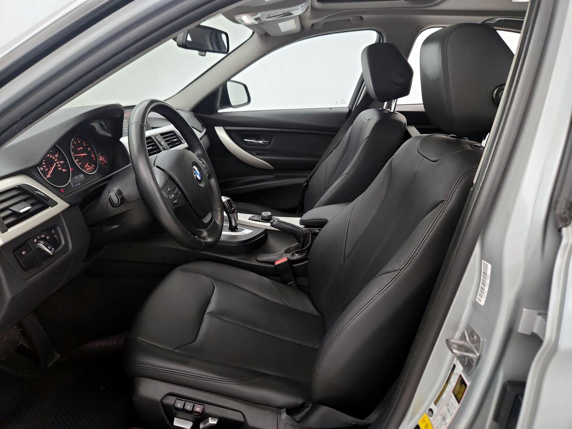 Thumbnail: 2016 BMW 3 Series - 11