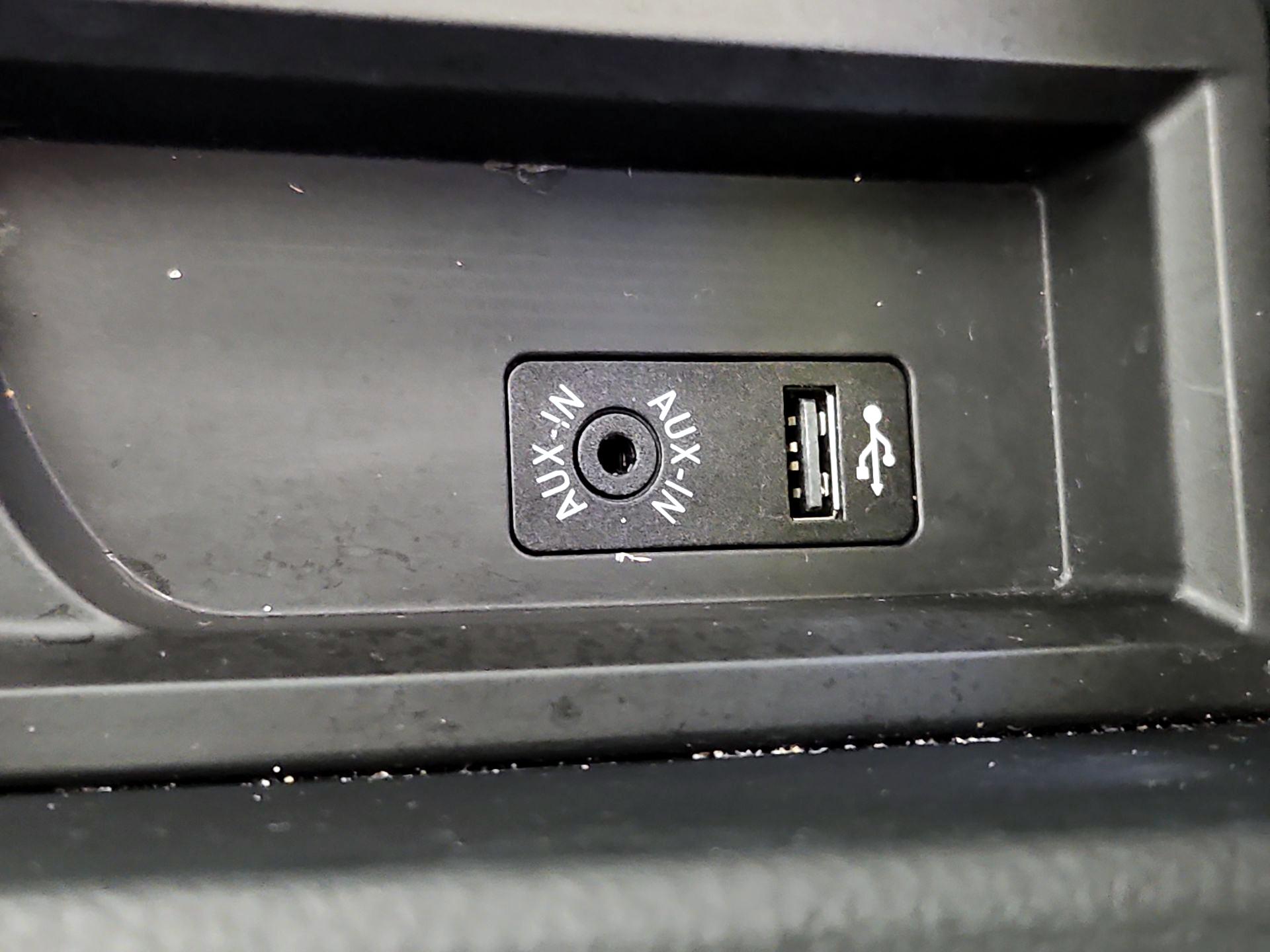 Thumbnail: 2016 BMW 3 Series - 17