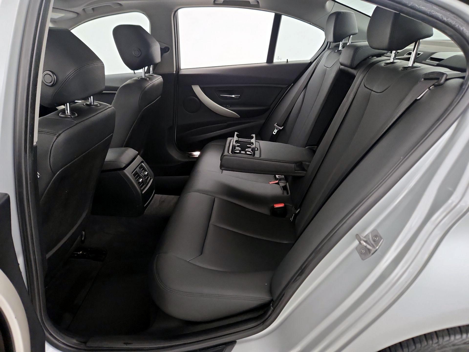 Thumbnail: 2016 BMW 3 Series - 19