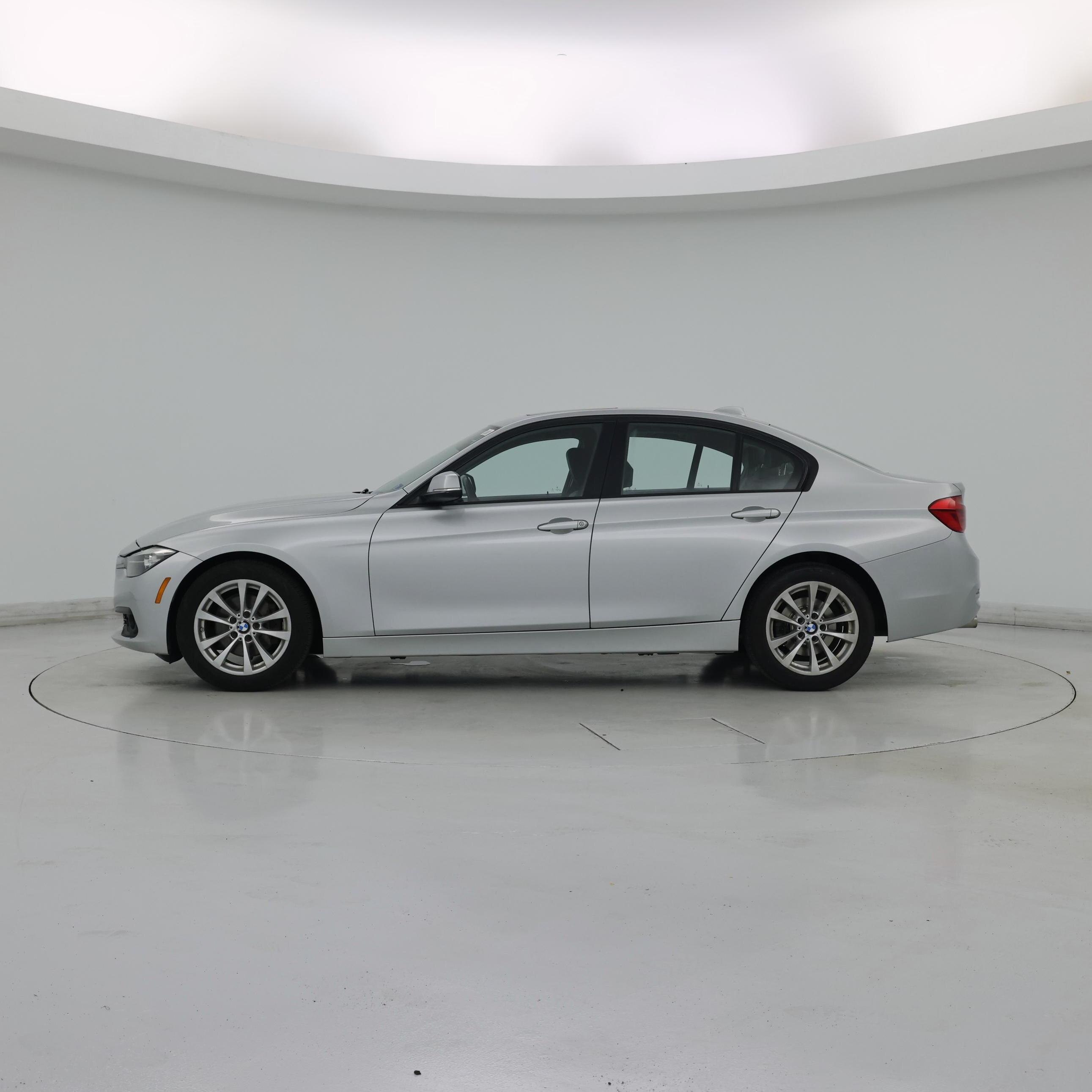Thumbnail: 2016 BMW 3 Series - 3