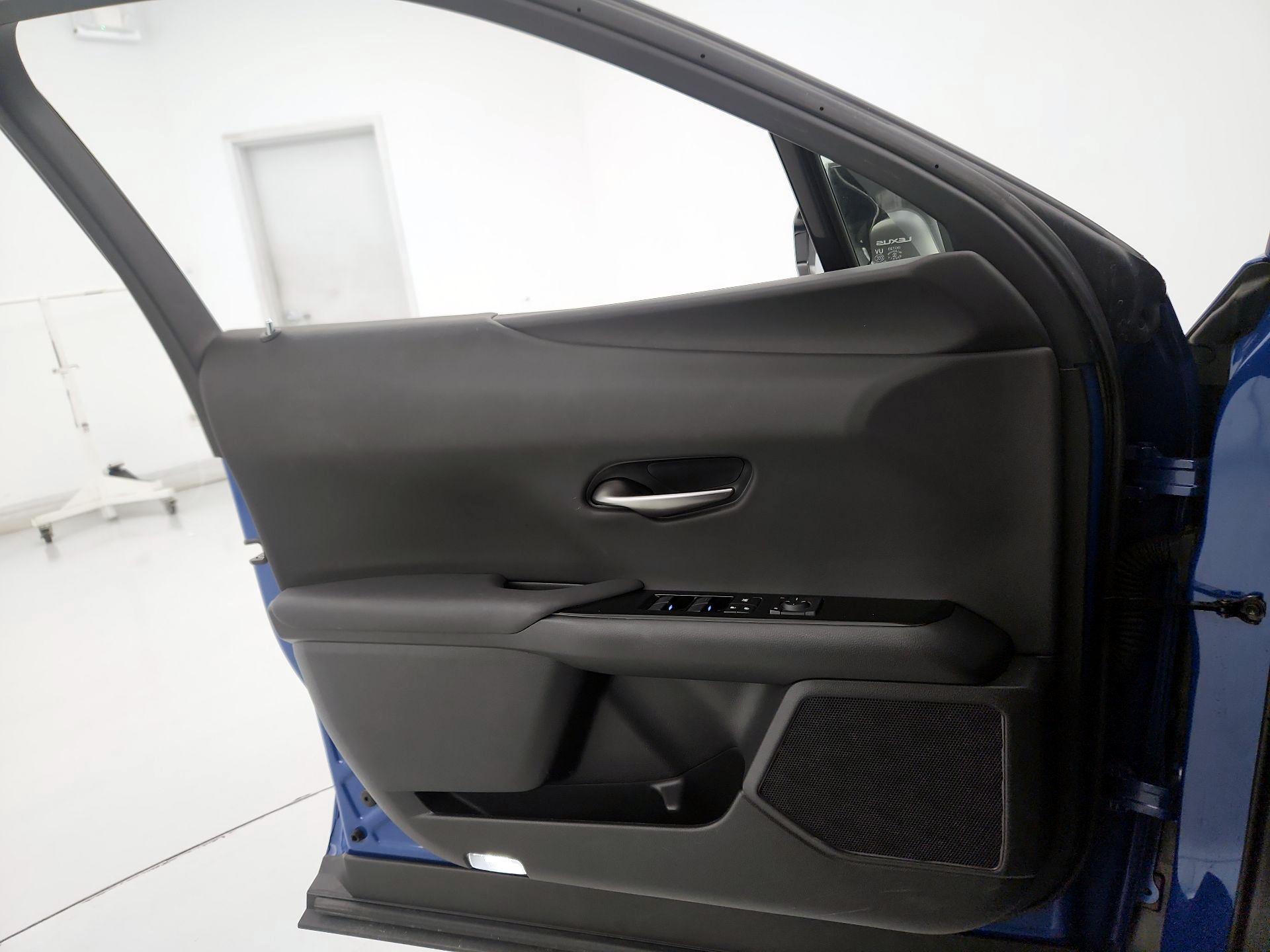 Thumbnail: 2022 Lexus UX - 12