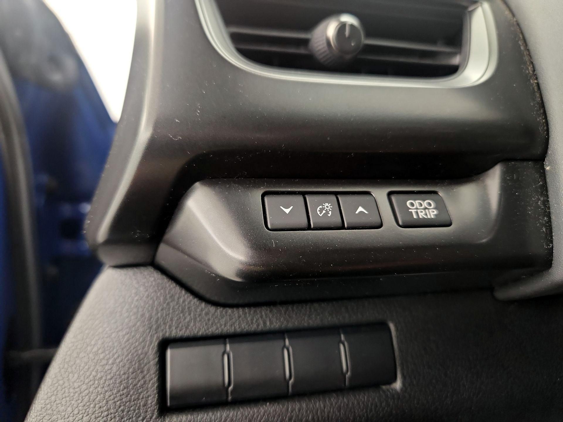 Thumbnail: 2022 Lexus UX - 13