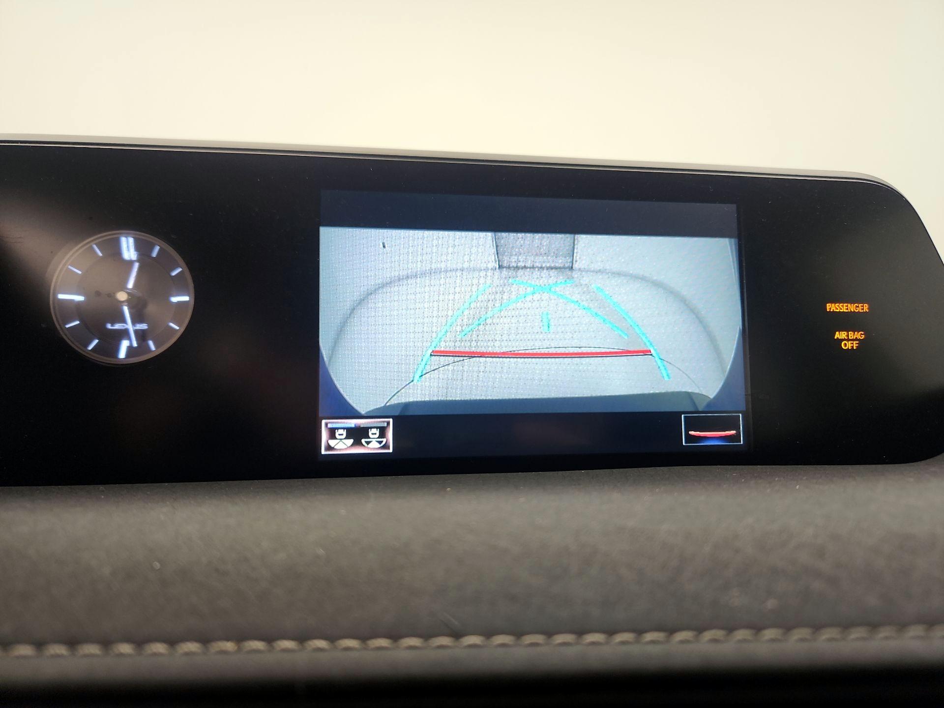 Thumbnail: 2022 Lexus UX - 14