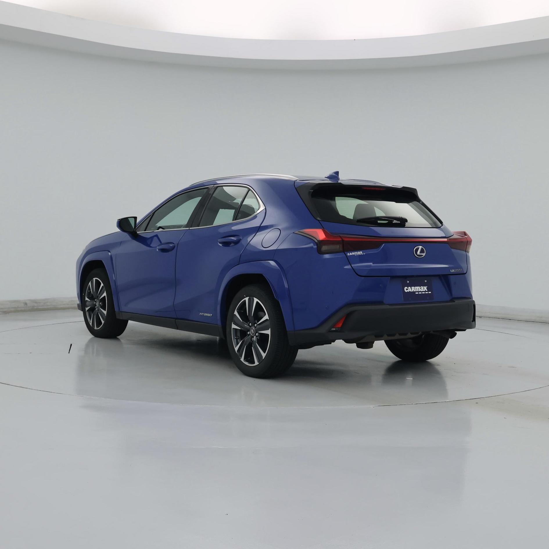 Thumbnail: 2022 Lexus UX - 2