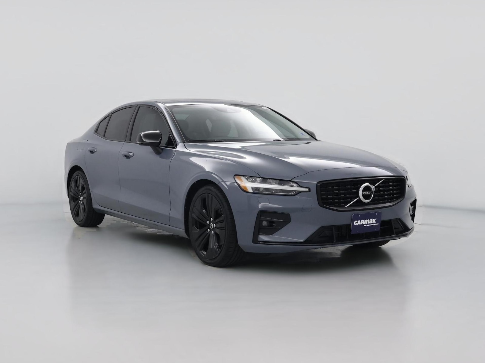 2022 Volvo S60 Momentum