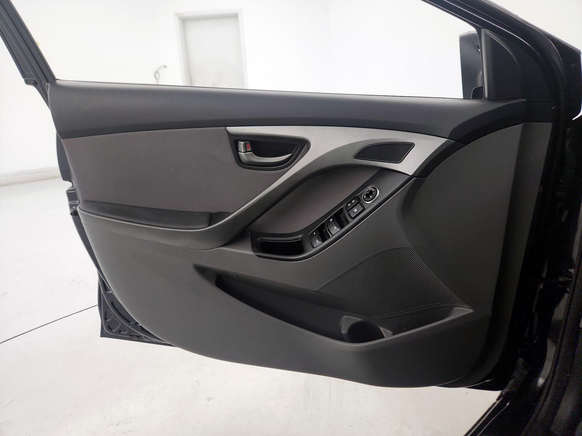 Thumbnail: 2015 Hyundai Elantra - 12