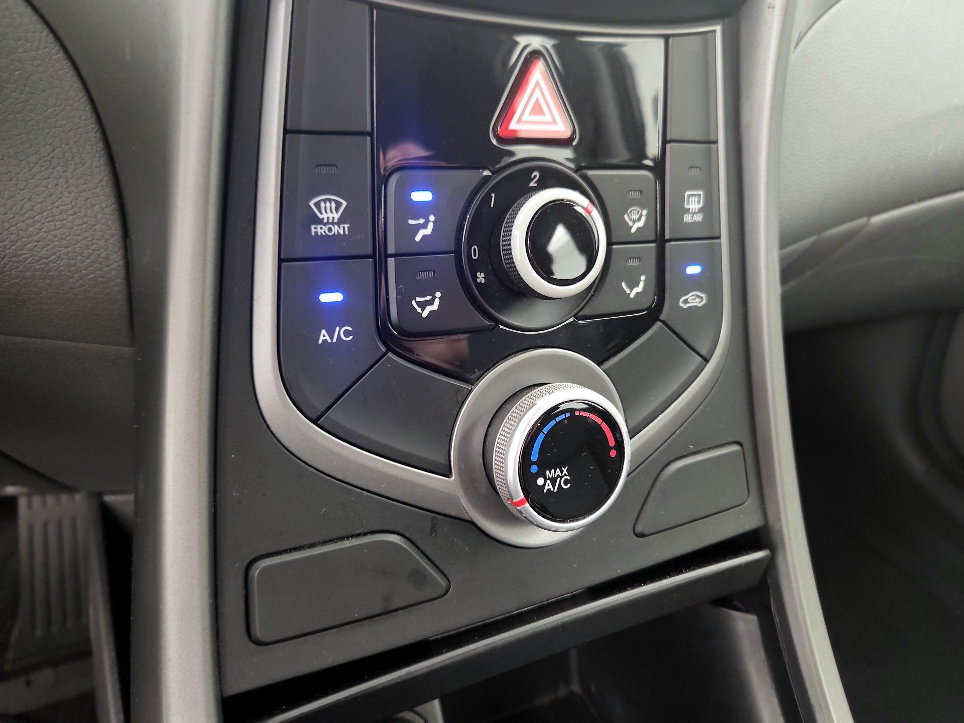 Thumbnail: 2015 Hyundai Elantra - 16