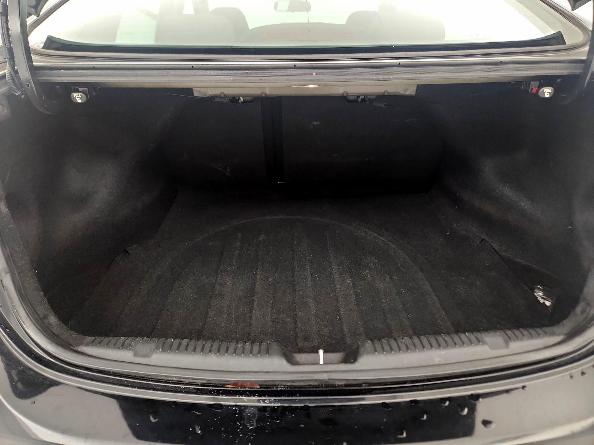 Thumbnail: 2015 Hyundai Elantra - 19